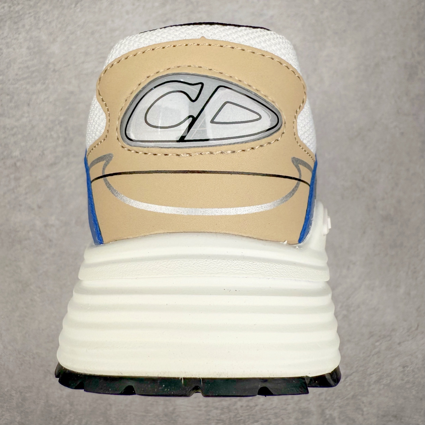 图片[8]-＃福利特价 Dior B30 迪奥网眼织物低帮运动休闲鞋 该款系列采用黑网色眼织物白和色科技料面精心制 作饰以反光“CD30”图形标志 外格轻盈的刻雕效果橡胶鞋搭底配标志性点的缀提升格调 内弹部力细节塑造想理的舒适穿着体验可与各休式闲造型配搭 彰显尚时现代的运风动范 尺码：36 37 35 39 40 41 42 43 44 45-选品中心