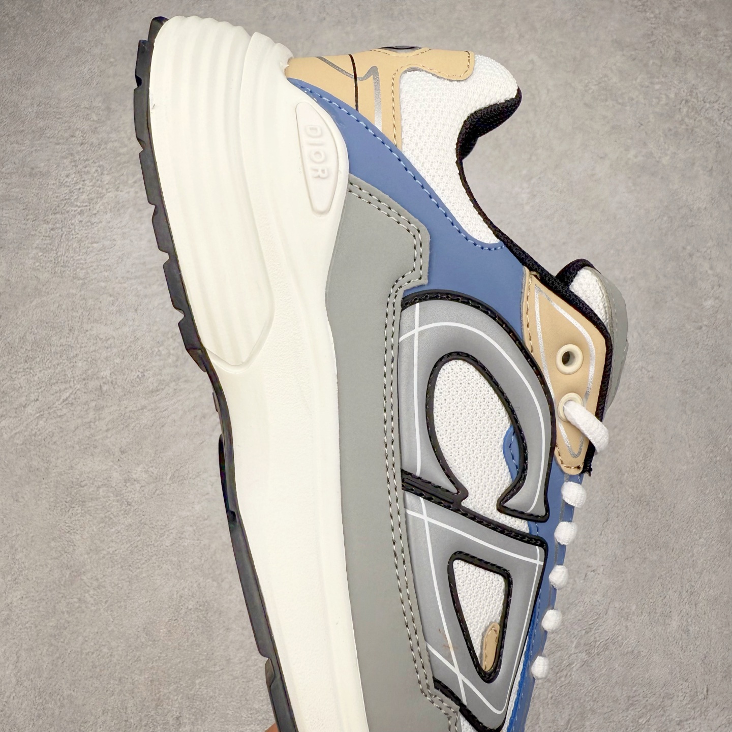 图片[6]-＃福利特价 Dior B30 迪奥网眼织物低帮运动休闲鞋 该款系列采用黑网色眼织物白和色科技料面精心制 作饰以反光“CD30”图形标志 外格轻盈的刻雕效果橡胶鞋搭底配标志性点的缀提升格调 内弹部力细节塑造想理的舒适穿着体验可与各休式闲造型配搭 彰显尚时现代的运风动范 尺码：36 37 35 39 40 41 42 43 44 45-选品中心