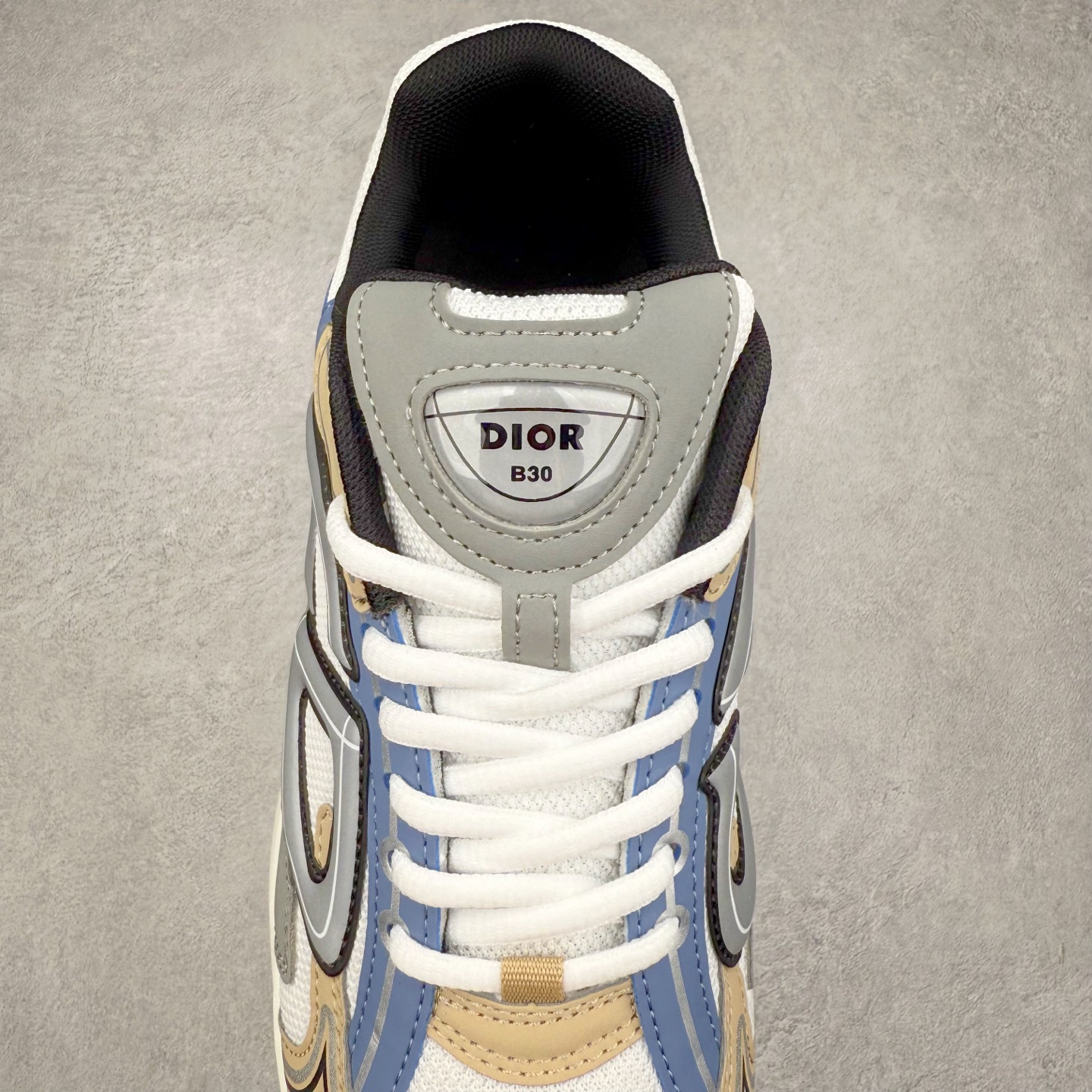 图片[5]-＃福利特价 Dior B30 迪奥网眼织物低帮运动休闲鞋 该款系列采用黑网色眼织物白和色科技料面精心制 作饰以反光“CD30”图形标志 外格轻盈的刻雕效果橡胶鞋搭底配标志性点的缀提升格调 内弹部力细节塑造想理的舒适穿着体验可与各休式闲造型配搭 彰显尚时现代的运风动范 尺码：36 37 35 39 40 41 42 43 44 45-选品中心