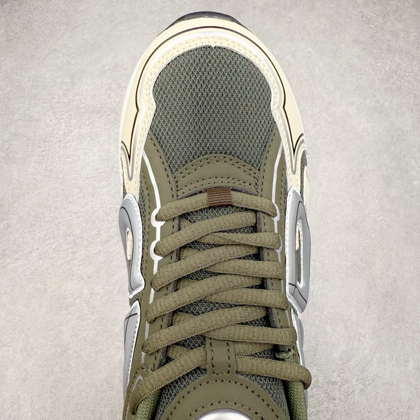 图片[4]-＃福利特价 Dior B30 迪奥网眼织物低帮运动休闲鞋 该款系列采用黑网色眼织物白和色科技料面精心制 作饰以反光“CD30”图形标志 外格轻盈的刻雕效果橡胶鞋搭底配标志性点的缀提升格调 内弹部力细节塑造想理的舒适穿着体验可与各休式闲造型配搭 彰显尚时现代的运风动范 尺码：36 37 35 39 40 41 42 43 44 45-选品中心