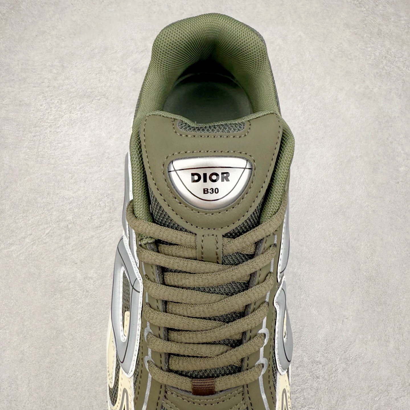 图片[5]-＃福利特价 Dior B30 迪奥网眼织物低帮运动休闲鞋 该款系列采用黑网色眼织物白和色科技料面精心制 作饰以反光“CD30”图形标志 外格轻盈的刻雕效果橡胶鞋搭底配标志性点的缀提升格调 内弹部力细节塑造想理的舒适穿着体验可与各休式闲造型配搭 彰显尚时现代的运风动范 尺码：36 37 35 39 40 41 42 43 44 45-选品中心