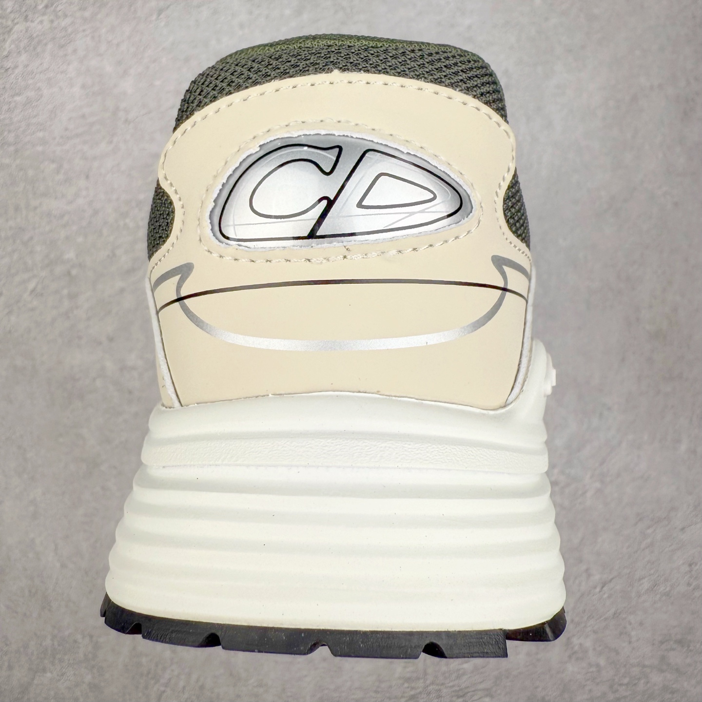 图片[8]-＃福利特价 Dior B30 迪奥网眼织物低帮运动休闲鞋 该款系列采用黑网色眼织物白和色科技料面精心制 作饰以反光“CD30”图形标志 外格轻盈的刻雕效果橡胶鞋搭底配标志性点的缀提升格调 内弹部力细节塑造想理的舒适穿着体验可与各休式闲造型配搭 彰显尚时现代的运风动范 尺码：36 37 35 39 40 41 42 43 44 45-选品中心