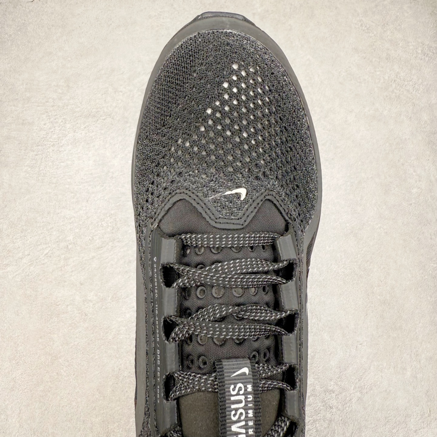 图片[4]-＃纯原 NK Pegasus Premium 飞马全掌气垫跑步运动鞋 HQ2593-004 气垫的究极进化 NIKE 2025S 新王炸 • 在特有Air科技加持下，耐克带来全新Pegasus Premium。这款跑鞋在传承耐克飞马（Pegasus）系列标志性的缓震功能的同时，将首次搭载耐克的塑型可视化Air Zoom气垫单元。• 塑型Air Zoom气垫单元贴合脚部的自然轮廓，帮助跑者在从后跟到脚趾的过渡中能够有效传递力量，带来一种前所未有的轻盈、顺畅回馈体验。中底采用ZoomX泡绵，后跟则使用ReactX泡绵，为跑者提供稳定流畅的推进感。• 塑型可视化Air Zoom气垫单元和精心配置的泡绵组合，让Pegasus Premium成为耐克飞马系列中颇具能量回馈的鞋款。• 全新Pegasus Premium不仅展示了耐克势头强劲的创新周期，证明了其特有的Air科技的强大实力，更体现了耐克倾听和服务运动员的能力。尺码：36 36.5 37.5 38 38.5 39 40 40.5 41 42 42.5 43 44 44.5 45-选品中心