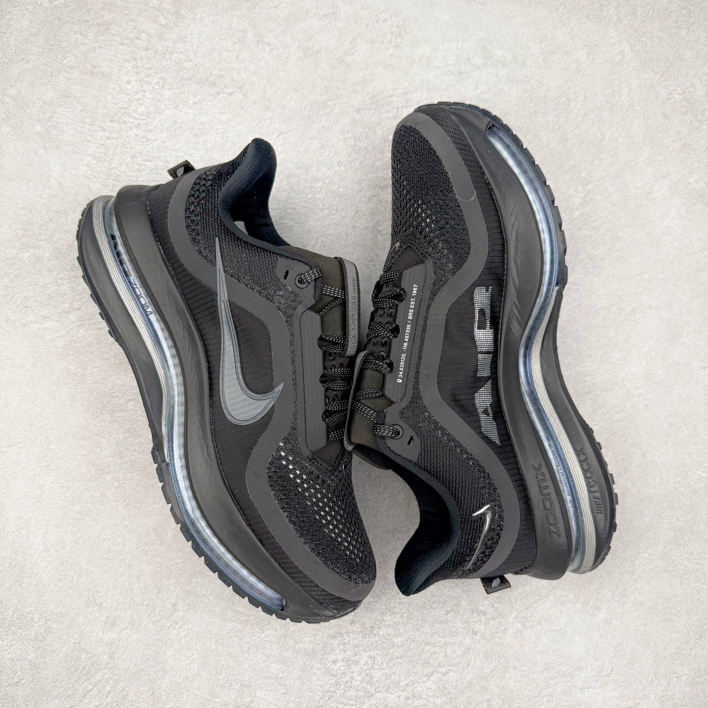 图片[3]-＃纯原 NK Pegasus Premium 飞马全掌气垫跑步运动鞋 HQ2593-004 气垫的究极进化 NIKE 2025S 新王炸 • 在特有Air科技加持下，耐克带来全新Pegasus Premium。这款跑鞋在传承耐克飞马（Pegasus）系列标志性的缓震功能的同时，将首次搭载耐克的塑型可视化Air Zoom气垫单元。• 塑型Air Zoom气垫单元贴合脚部的自然轮廓，帮助跑者在从后跟到脚趾的过渡中能够有效传递力量，带来一种前所未有的轻盈、顺畅回馈体验。中底采用ZoomX泡绵，后跟则使用ReactX泡绵，为跑者提供稳定流畅的推进感。• 塑型可视化Air Zoom气垫单元和精心配置的泡绵组合，让Pegasus Premium成为耐克飞马系列中颇具能量回馈的鞋款。• 全新Pegasus Premium不仅展示了耐克势头强劲的创新周期，证明了其特有的Air科技的强大实力，更体现了耐克倾听和服务运动员的能力。尺码：36 36.5 37.5 38 38.5 39 40 40.5 41 42 42.5 43 44 44.5 45-选品中心