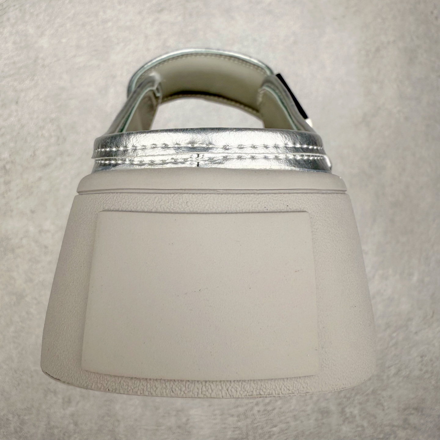 图片[8]-新晋潮流鞋靴品牌GGCC夏季新款 4.5cm厚底【银河微光】陈都灵同款 GG-CC厚底芭蕾舞 法式玛丽珍单鞋 夏季踏青舒适度和少女感我都要 金属方扣实属摩登小心机 舒适!百搭性!摩登圆润饱满楦头! 纹裂金属牛皮!柔韧有型!光泽雅致 羊皮革垫脚!亲肤细腻!透气舒爽! 优化比例!视觉增高! 橡胶大底止滑耐磨步稳回弹! 给#女生的宝藏休闲鞋 货号：G25U4817 尺码：35 36 37 38 39 40-选品中心