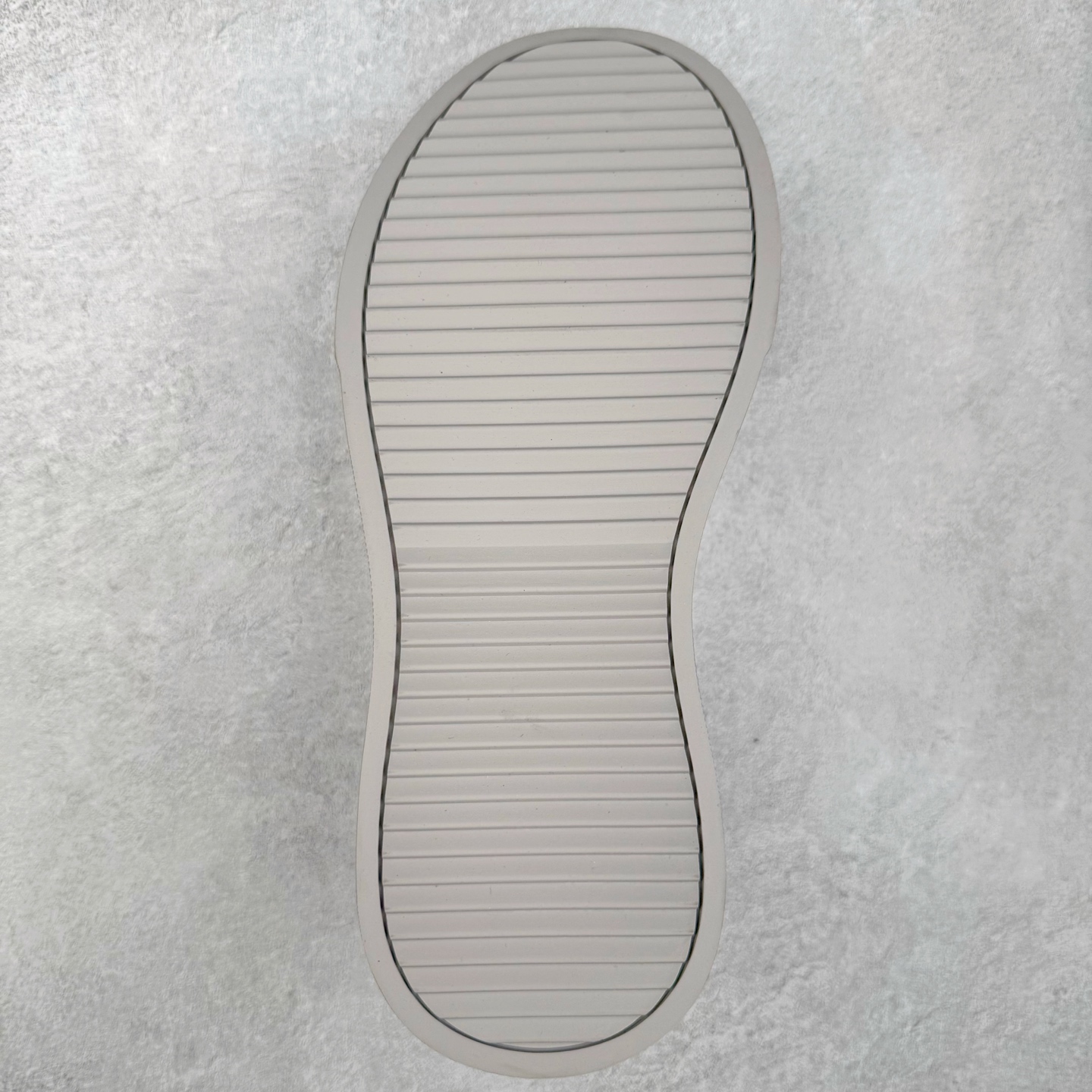 图片[9]-新晋潮流鞋靴品牌GGCC夏季新款 4.5cm厚底【银河微光】陈都灵同款 GG-CC厚底芭蕾舞 法式玛丽珍单鞋 夏季踏青舒适度和少女感我都要 金属方扣实属摩登小心机 舒适!百搭性!摩登圆润饱满楦头! 纹裂金属牛皮!柔韧有型!光泽雅致 羊皮革垫脚!亲肤细腻!透气舒爽! 优化比例!视觉增高! 橡胶大底止滑耐磨步稳回弹! 给#女生的宝藏休闲鞋 货号：G25U4817 尺码：35 36 37 38 39 40-选品中心