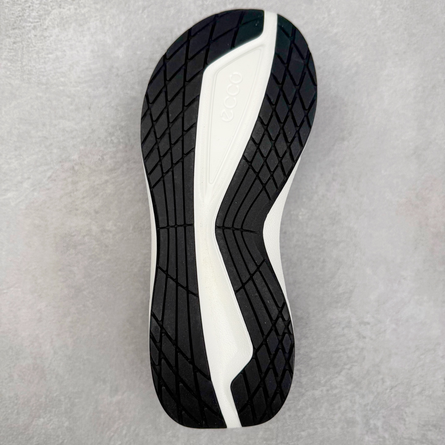 图片[9]-ECCO爱步老爹鞋男士夏季新款 飞织网面百搭潮流户外运动鞋 健步BIOM系列新款 全新的轻量发泡底材与直接注塑橡胶大底相结合 柔软舒适，轻量回弹，脚感更轻盈 鞋面采用GORE-TEX飞织网面与牛皮相结合 给你贴心透气呵护 自然律动科技 符合人体工学鞋楦 贴近足部天然形态 橡胶大底，抓地力强，具有良好的耐磨性 轻盈自如 适跑畅练 尺码：38 39 40 41 42 43 44 （皮鞋码）-选品中心