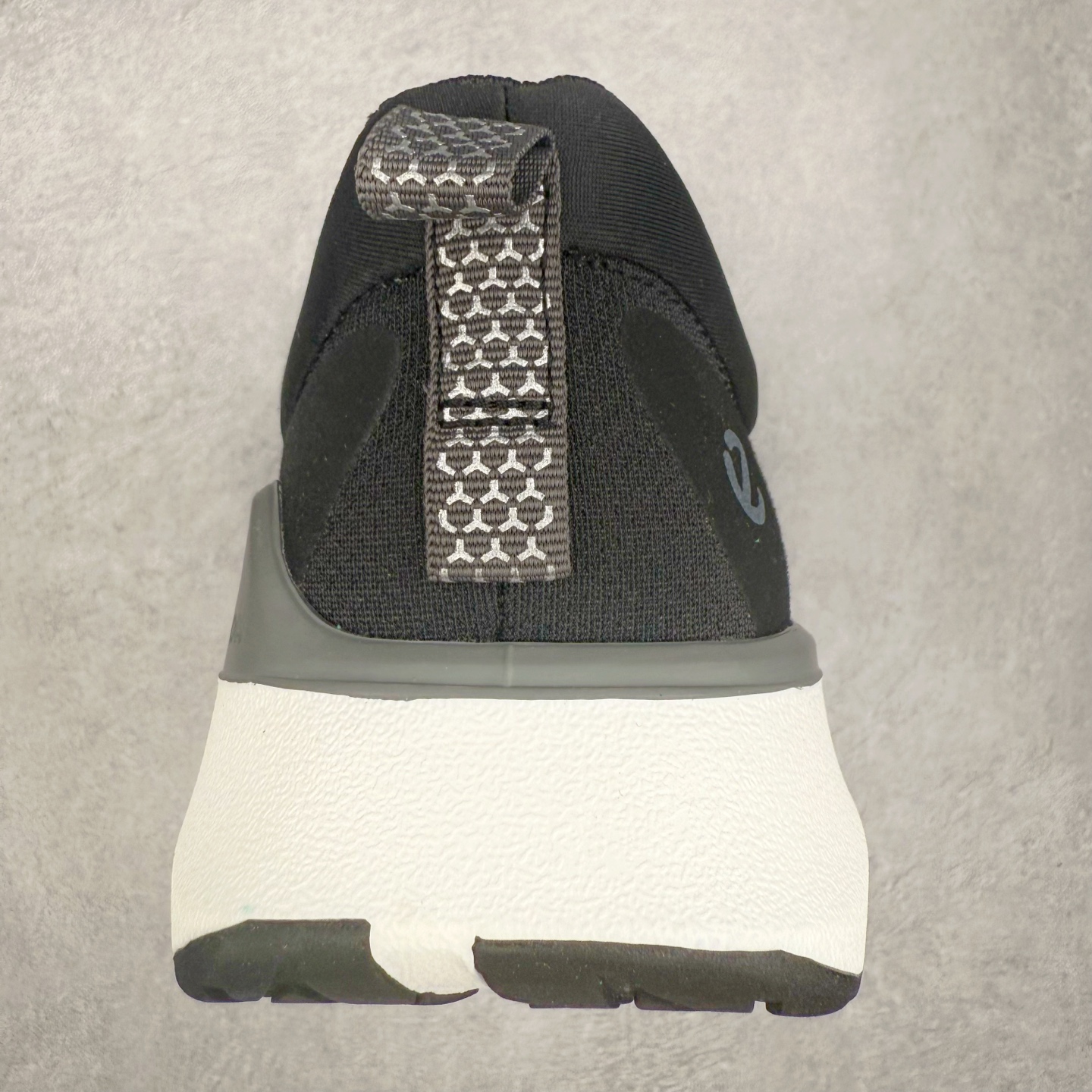 图片[8]-ECCO爱步老爹鞋男士夏季新款 飞织网面百搭潮流户外运动鞋 健步BIOM系列新款 全新的轻量发泡底材与直接注塑橡胶大底相结合 柔软舒适，轻量回弹，脚感更轻盈 鞋面采用GORE-TEX飞织网面与牛皮相结合 给你贴心透气呵护 自然律动科技 符合人体工学鞋楦 贴近足部天然形态 橡胶大底，抓地力强，具有良好的耐磨性 轻盈自如 适跑畅练 尺码：38 39 40 41 42 43 44 （皮鞋码）-选品中心