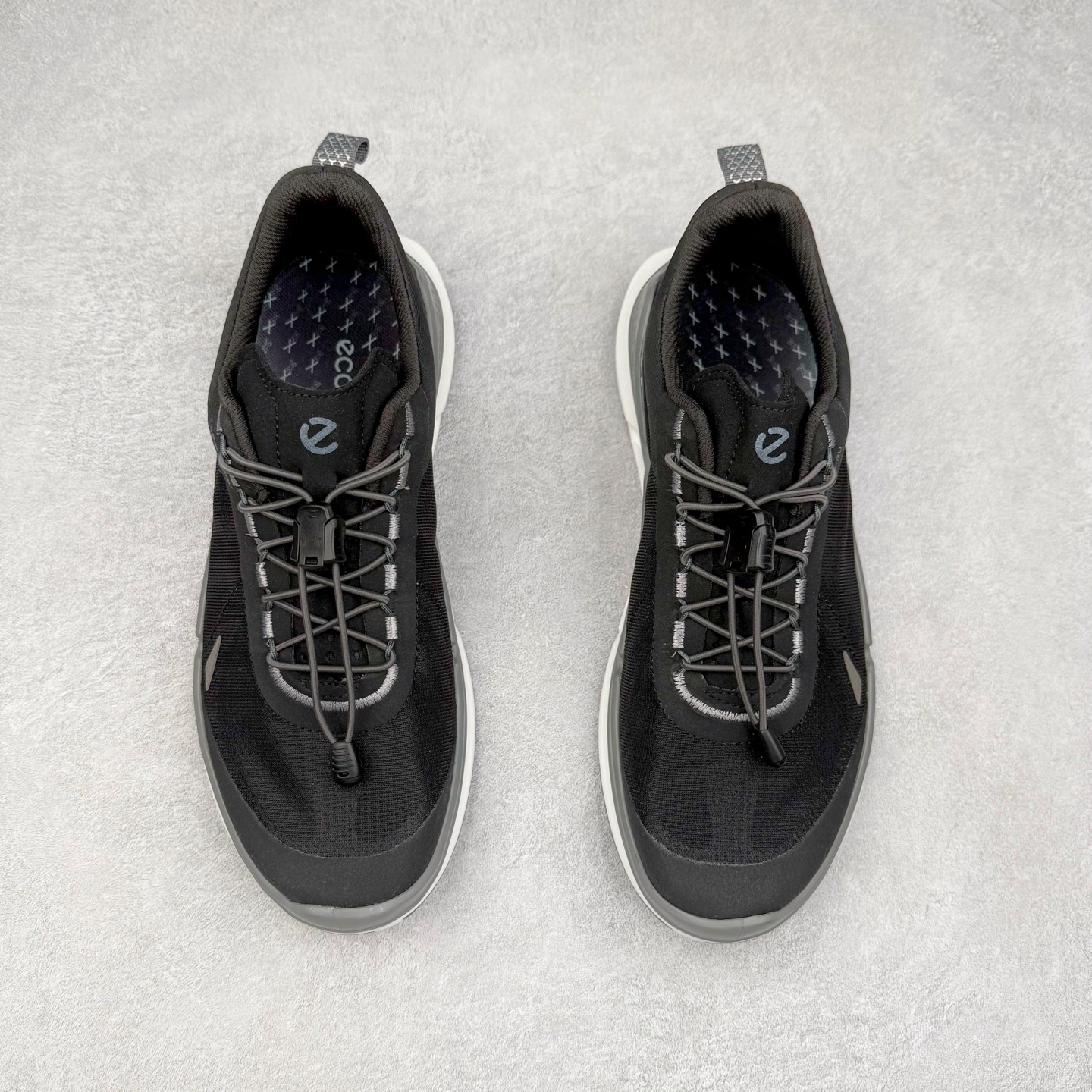 图片[2]-ECCO爱步老爹鞋男士夏季新款 飞织网面百搭潮流户外运动鞋 健步BIOM系列新款 全新的轻量发泡底材与直接注塑橡胶大底相结合 柔软舒适，轻量回弹，脚感更轻盈 鞋面采用GORE-TEX飞织网面与牛皮相结合 给你贴心透气呵护 自然律动科技 符合人体工学鞋楦 贴近足部天然形态 橡胶大底，抓地力强，具有良好的耐磨性 轻盈自如 适跑畅练 尺码：38 39 40 41 42 43 44 （皮鞋码）-选品中心