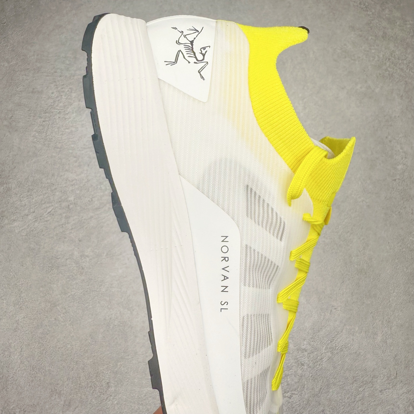 图片[6]-＃HP Arcteryx Norvan SL 3 始祖鸟时尚舒适防滑透气轻便低帮跑步鞋 Arcteryx中文名始祖鸟 加拿大户外服饰品牌 1989年创立于加拿大温哥华 始祖鸟来自加拿大海岸山脉 植根高山的专业户外品牌 始终秉承对精湛设计和工艺孜孜以求的准则 从1989年创立至今 Arcteryx始终不断在产品设计与做工上不惜工本 以满足始祖鸟的标准 品质、设计以及精简的理念造就了其良好的性能 并能满足严苛环境下的使用需求 尺码：40 41 42 43 44 45-选品中心