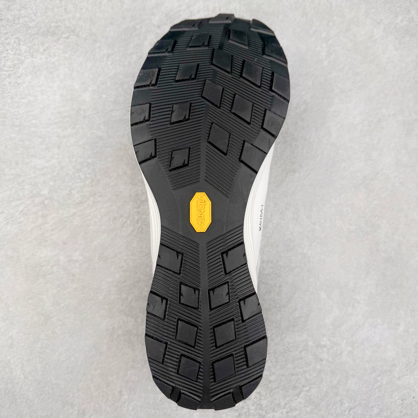 图片[9]-＃HP Arcteryx Norvan SL 3 始祖鸟时尚舒适防滑透气轻便低帮跑步鞋 Arcteryx中文名始祖鸟 加拿大户外服饰品牌 1989年创立于加拿大温哥华 始祖鸟来自加拿大海岸山脉 植根高山的专业户外品牌 始终秉承对精湛设计和工艺孜孜以求的准则 从1989年创立至今 Arcteryx始终不断在产品设计与做工上不惜工本 以满足始祖鸟的标准 品质、设计以及精简的理念造就了其良好的性能 并能满足严苛环境下的使用需求 尺码：40 41 42 43 44 45-选品中心