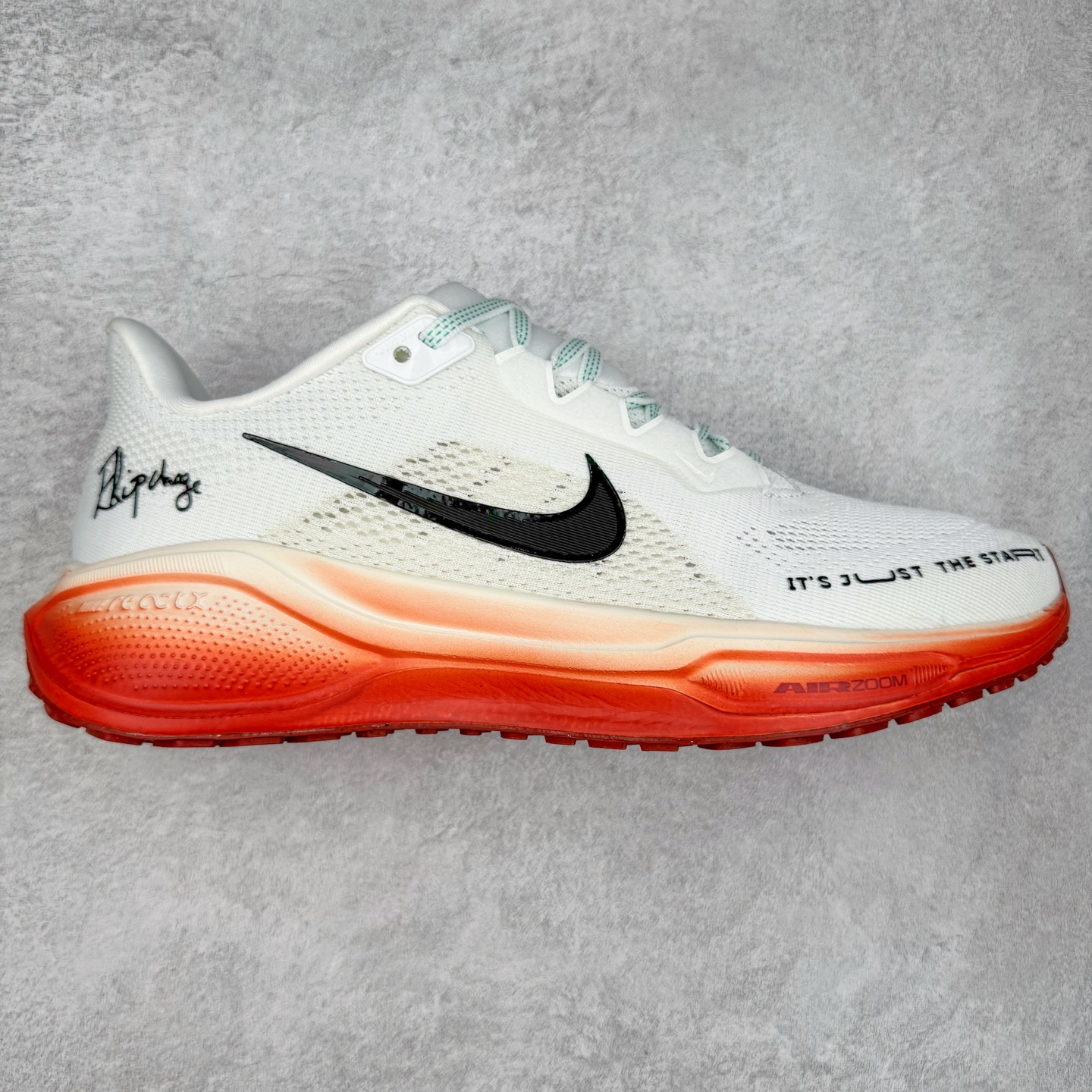 ＃特价福利 NK Zoom Pegasus 飞马41代马拉松系列网面透气缓震疾速跑鞋 拥有 Zoom Air 一如既往的稳定感和流畅感 鞋面采用工程网眼设计 为特定高热区域营造出色透气性 进一步增加鞋面的穿孔数量 让足部能够快速散热 中足搭配 Flywire 飞线 在高速运动时营造舒适稳定的贴合感 内置Zoon气垫加持 动力十足 尺码：36 36.5 37.5 38 38.5 39 40 40.5 41 42 42.5 43 44 44.5 45-选品中心