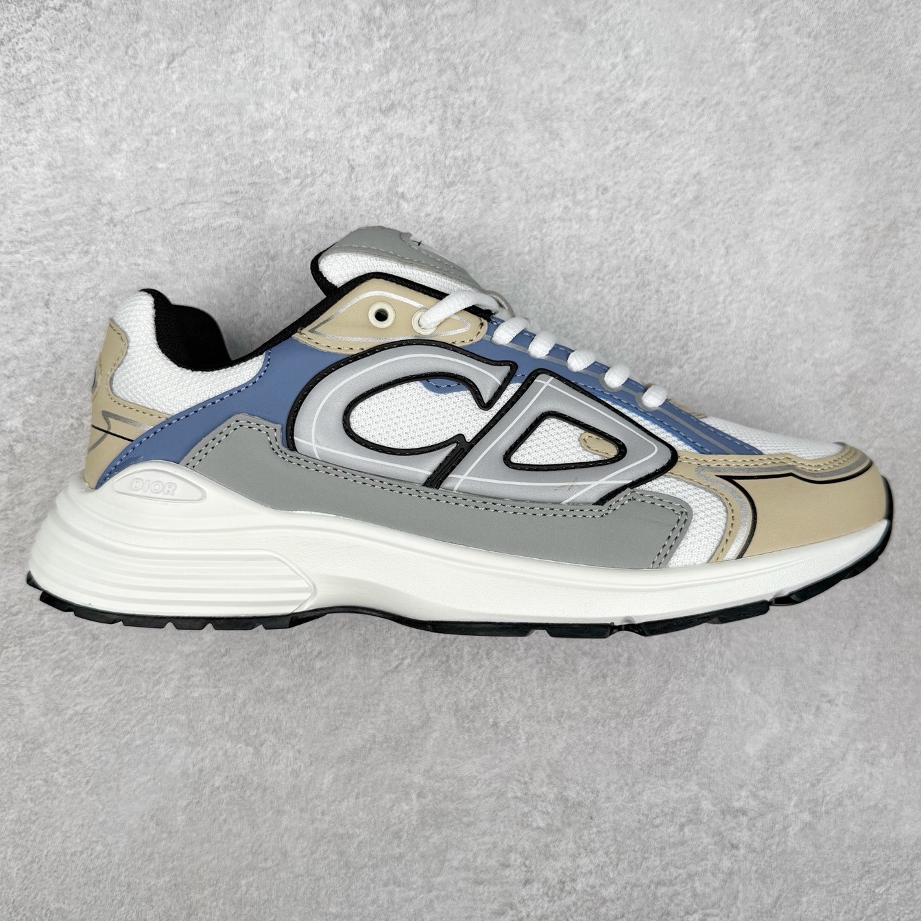 ＃福利特价 Dior B30 迪奥网眼织物低帮运动休闲鞋 该款系列采用黑网色眼织物白和色科技料面精心制 作饰以反光“CD30”图形标志 外格轻盈的刻雕效果橡胶鞋搭底配标志性点的缀提升格调 内弹部力细节塑造想理的舒适穿着体验可与各休式闲造型配搭 彰显尚时现代的运风动范 尺码：36 37 35 39 40 41 42 43 44 45-选品中心