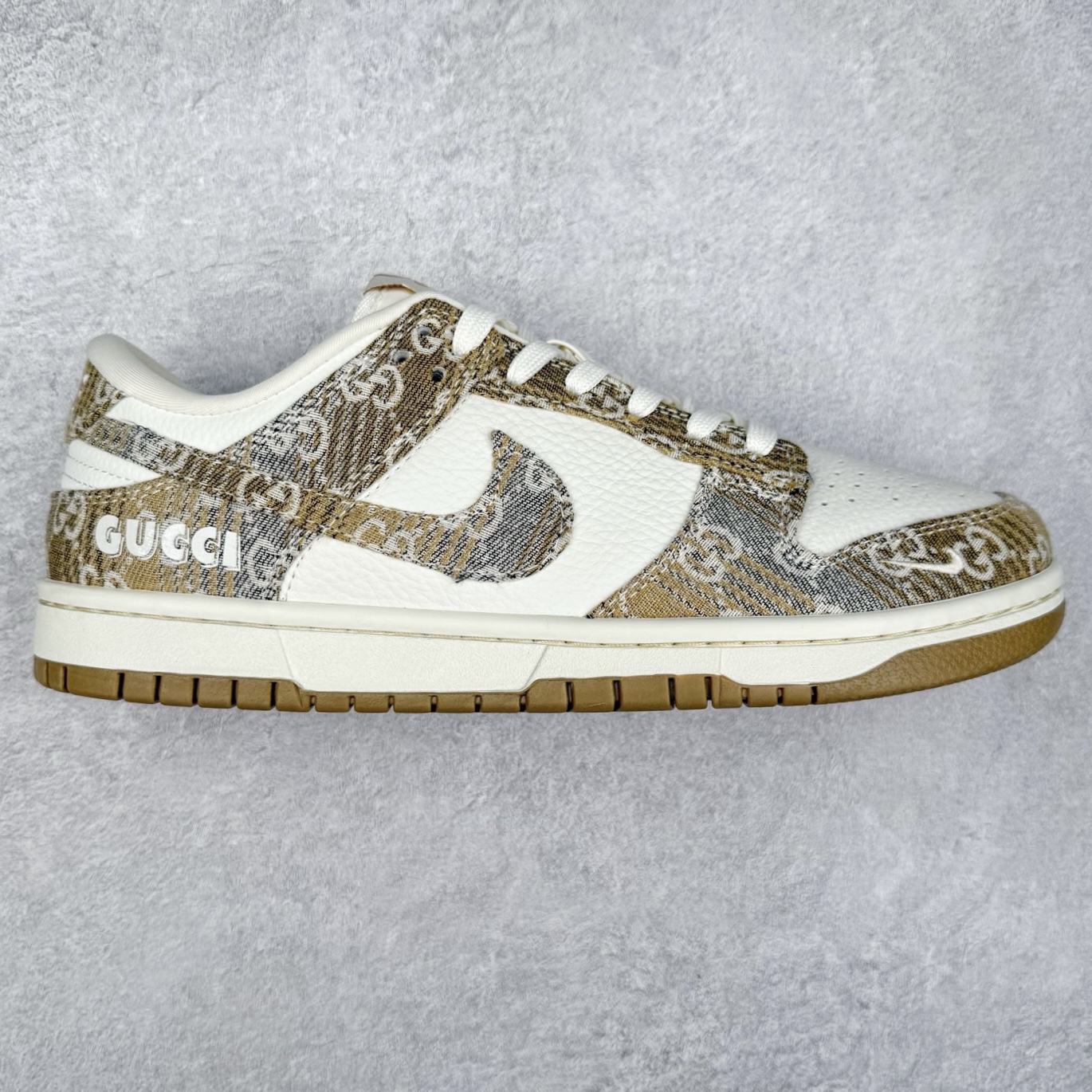 NK Dunk Low 定制配色 SC9207-421 大厂出品 极力推荐 原装头层材料 独家版型蒸餾加工帶來的是更好的视觉和脚感体验大厂纯原品质出货 清洁度 电绣工艺 皮料切割干净无任何毛边 细节完美 实拍调校N版已经零色差零失真 百分百还原实物色彩所见即所得 不存在货不对板色差等低级问题 选购参考实物拍摄 不混卖不参货 只用心做好货严格选品 承诺混一赔十 尺码：36 36.5 37.5 38 38.5 39 40 40.5 41 42 42.5 43 44 44.5 45-选品中心