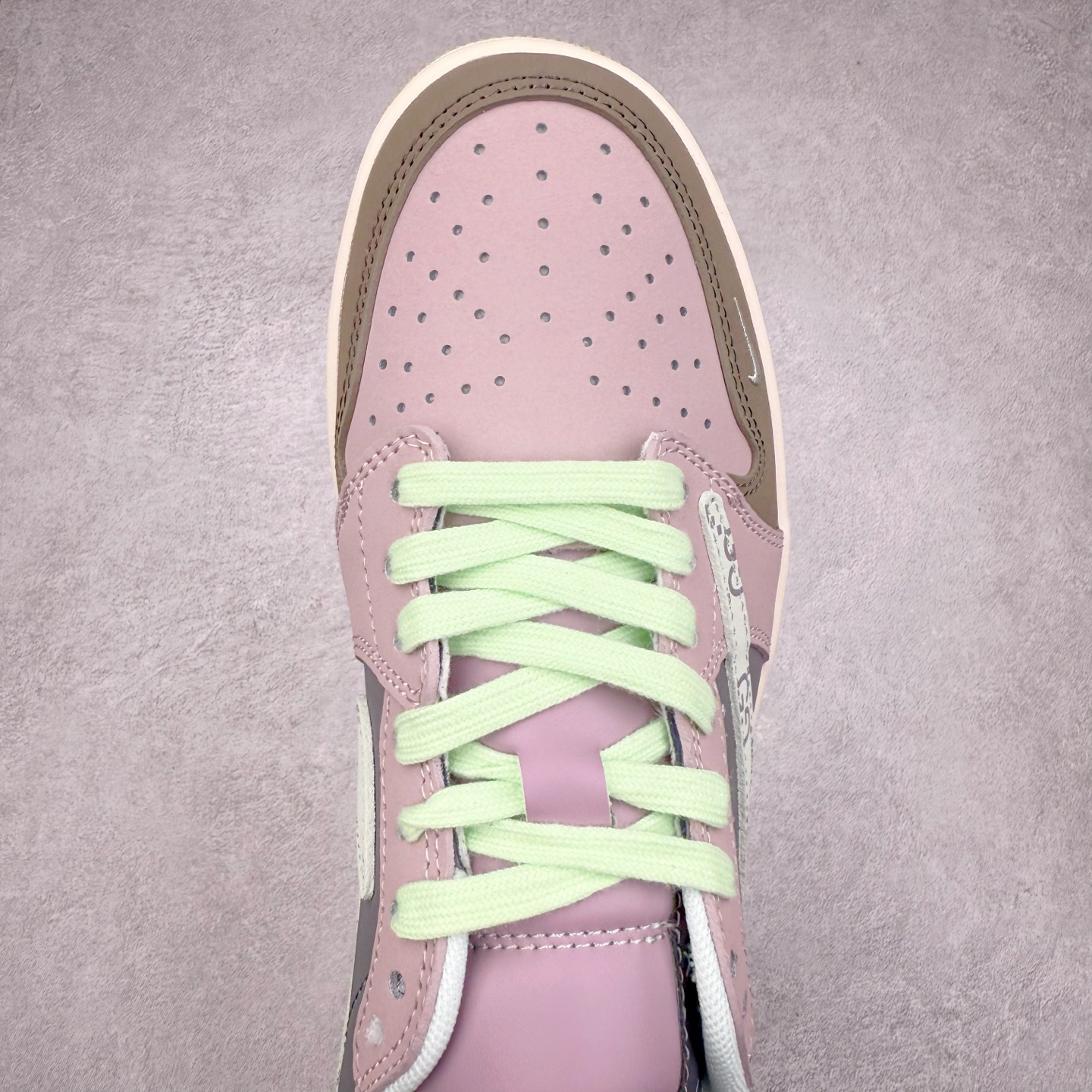 图片[4]-TS x Air Jordan AJ1 Low 倒钩低帮联名定制配色 XD0798-305 原厂内置气垫魔块 A模大底 头层小牛皮 鞋舌AJ原厂专用牛津布+AJ专用反口珍珠布+原厂无杂质高弹内里海棉+特殊封边弹力鞋带 实拍调校N版已经零色差零失真 百分百还原实物色彩所见即所得 不存在货不对板色差等低级问题 选购参考实物拍摄 不混卖不参货 只用心做好货严格选品 承诺混一赔十 尺码：36 36.5 37.5 38 38.5 39 40 40.5 41 42 42.5 43 44 44.5 45-选品中心