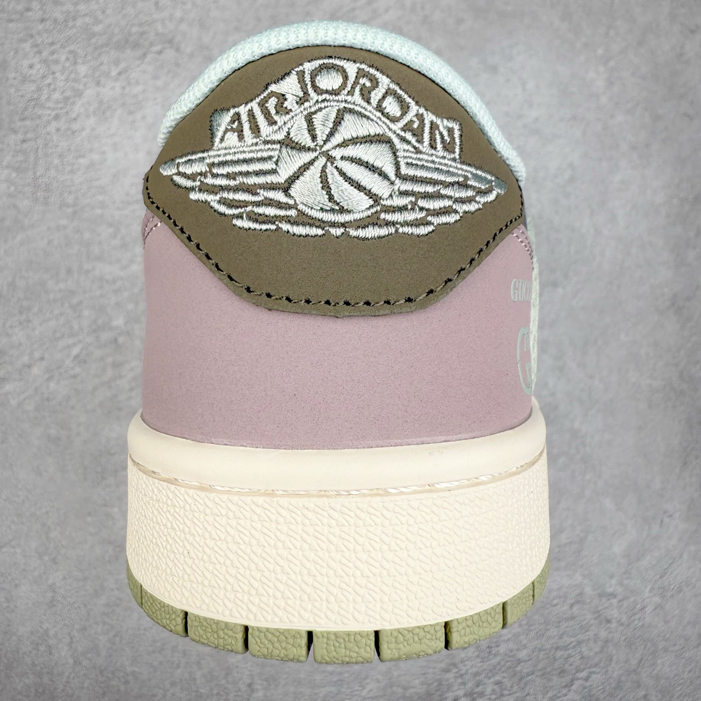 图片[8]-TS x Air Jordan AJ1 Low 倒钩低帮联名定制配色 XD0798-305 原厂内置气垫魔块 A模大底 头层小牛皮 鞋舌AJ原厂专用牛津布+AJ专用反口珍珠布+原厂无杂质高弹内里海棉+特殊封边弹力鞋带 实拍调校N版已经零色差零失真 百分百还原实物色彩所见即所得 不存在货不对板色差等低级问题 选购参考实物拍摄 不混卖不参货 只用心做好货严格选品 承诺混一赔十 尺码：36 36.5 37.5 38 38.5 39 40 40.5 41 42 42.5 43 44 44.5 45-选品中心