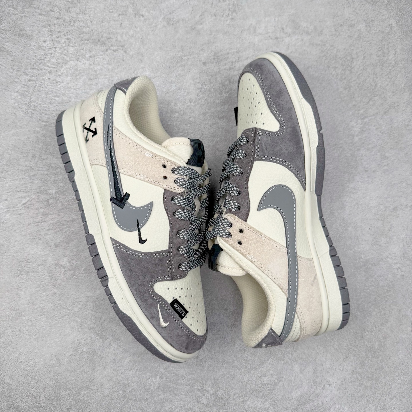 图片[3]-NK Dunk Low 定制配色 DJ2024-133 大厂出品 极力推荐 原装头层材料 独家版型蒸餾加工帶來的是更好的视觉和脚感体验大厂纯原品质出货 清洁度 电绣工艺 皮料切割干净无任何毛边 细节完美 实拍调校N版已经零色差零失真 百分百还原实物色彩所见即所得 不存在货不对板色差等低级问题 选购参考实物拍摄 不混卖不参货 只用心做好货严格选品 承诺混一赔十 尺码：36 36.5 37.5 38 38.5 39 40 40.5 41 42 42.5 43 44 44.5 45-选品中心