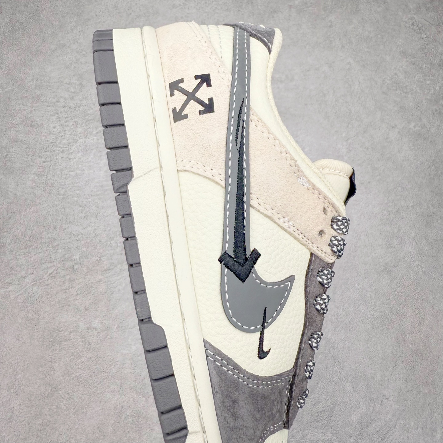 图片[6]-NK Dunk Low 定制配色 DJ2024-133 大厂出品 极力推荐 原装头层材料 独家版型蒸餾加工帶來的是更好的视觉和脚感体验大厂纯原品质出货 清洁度 电绣工艺 皮料切割干净无任何毛边 细节完美 实拍调校N版已经零色差零失真 百分百还原实物色彩所见即所得 不存在货不对板色差等低级问题 选购参考实物拍摄 不混卖不参货 只用心做好货严格选品 承诺混一赔十 尺码：36 36.5 37.5 38 38.5 39 40 40.5 41 42 42.5 43 44 44.5 45-选品中心