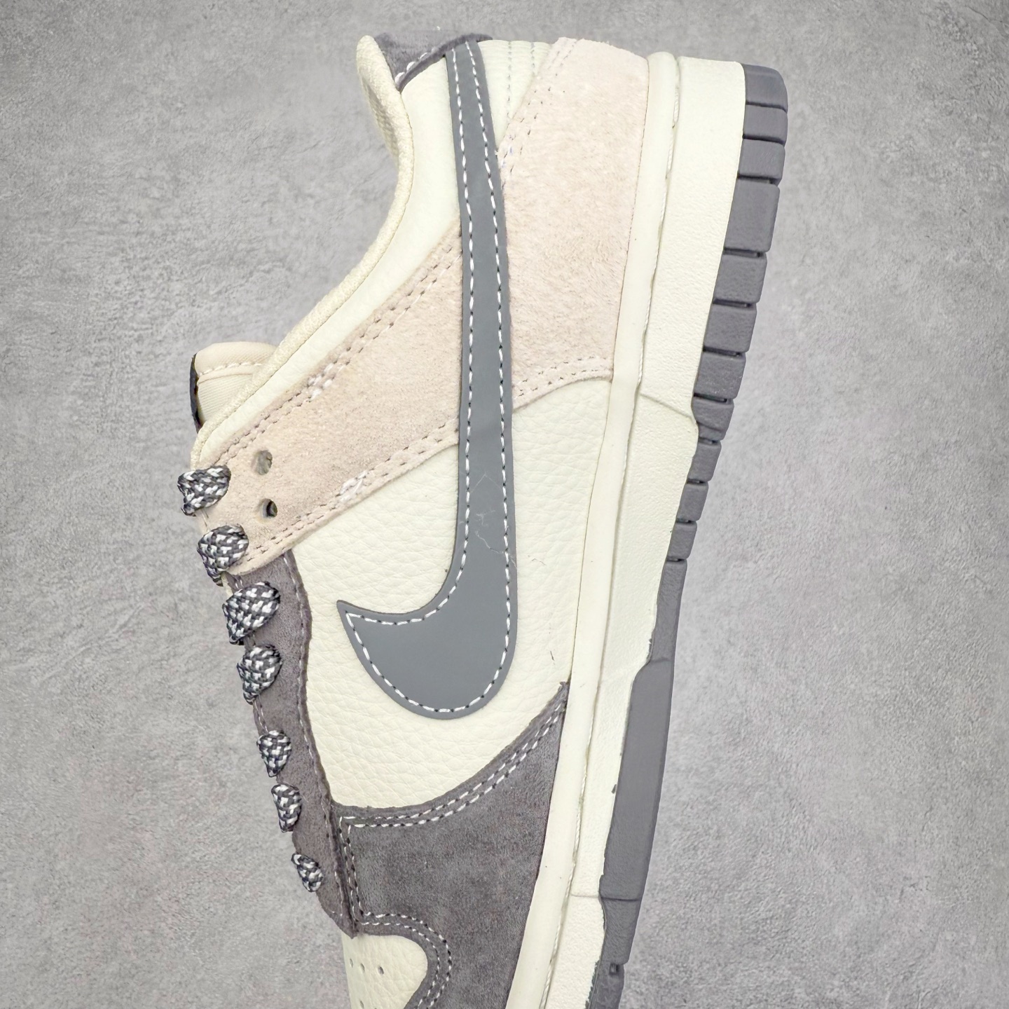 图片[7]-NK Dunk Low 定制配色 DJ2024-133 大厂出品 极力推荐 原装头层材料 独家版型蒸餾加工帶來的是更好的视觉和脚感体验大厂纯原品质出货 清洁度 电绣工艺 皮料切割干净无任何毛边 细节完美 实拍调校N版已经零色差零失真 百分百还原实物色彩所见即所得 不存在货不对板色差等低级问题 选购参考实物拍摄 不混卖不参货 只用心做好货严格选品 承诺混一赔十 尺码：36 36.5 37.5 38 38.5 39 40 40.5 41 42 42.5 43 44 44.5 45-选品中心