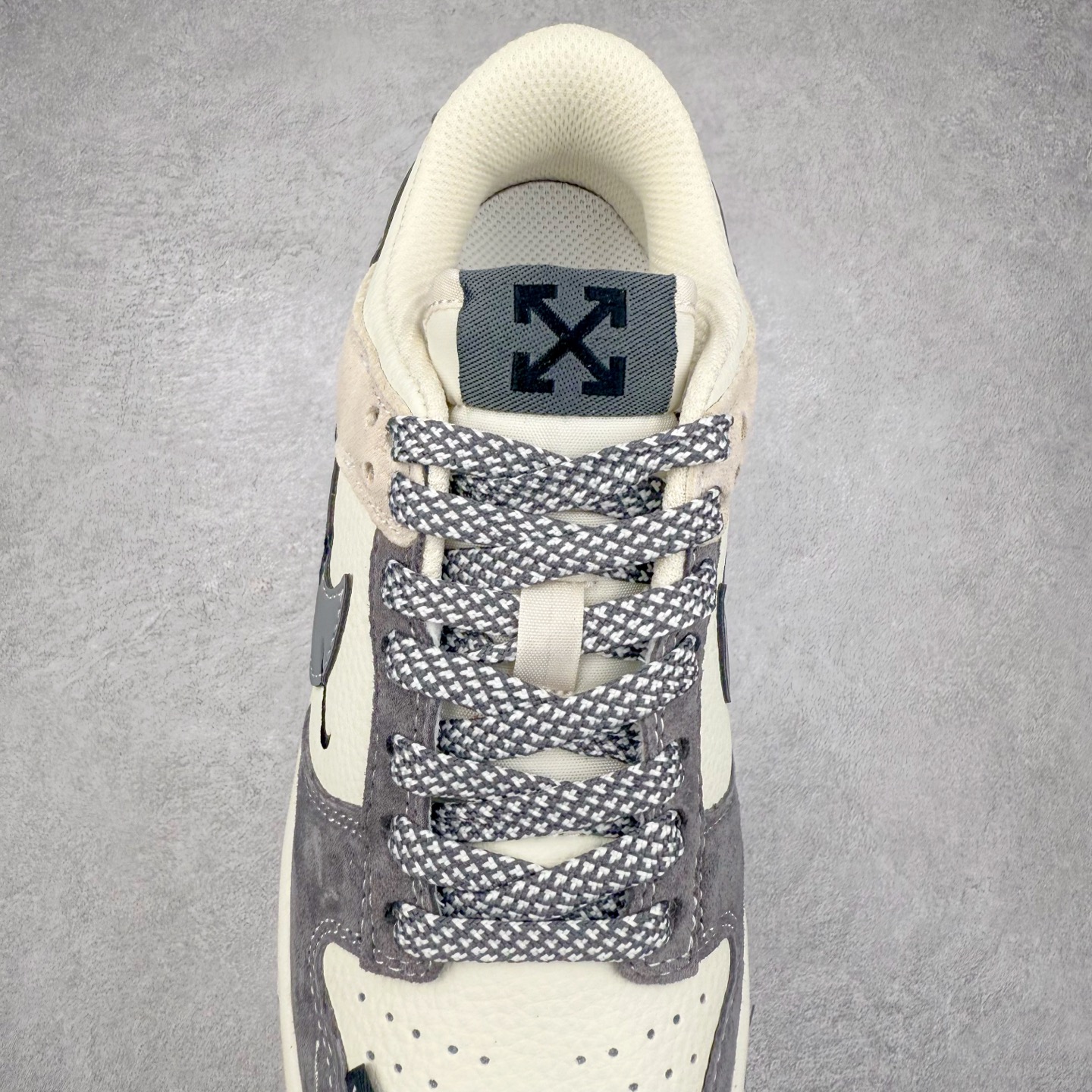 图片[5]-NK Dunk Low 定制配色 DJ2024-133 大厂出品 极力推荐 原装头层材料 独家版型蒸餾加工帶來的是更好的视觉和脚感体验大厂纯原品质出货 清洁度 电绣工艺 皮料切割干净无任何毛边 细节完美 实拍调校N版已经零色差零失真 百分百还原实物色彩所见即所得 不存在货不对板色差等低级问题 选购参考实物拍摄 不混卖不参货 只用心做好货严格选品 承诺混一赔十 尺码：36 36.5 37.5 38 38.5 39 40 40.5 41 42 42.5 43 44 44.5 45-选品中心