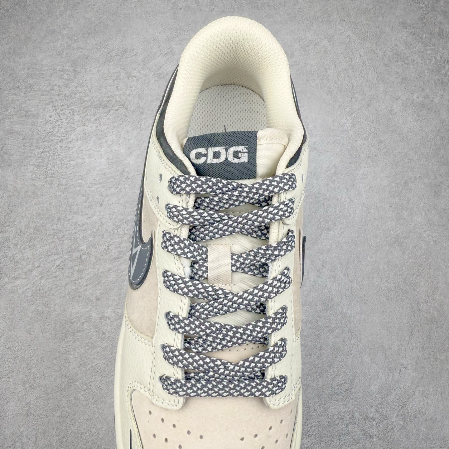 图片[5]-NK Dunk Low 定制配色 DJ2024-134 大厂出品 极力推荐 原装头层材料 独家版型蒸餾加工帶來的是更好的视觉和脚感体验大厂纯原品质出货 清洁度 电绣工艺 皮料切割干净无任何毛边 细节完美 实拍调校N版已经零色差零失真 百分百还原实物色彩所见即所得 不存在货不对板色差等低级问题 选购参考实物拍摄 不混卖不参货 只用心做好货严格选品 承诺混一赔十 尺码：36 36.5 37.5 38 38.5 39 40 40.5 41 42 42.5 43 44 44.5 45-选品中心