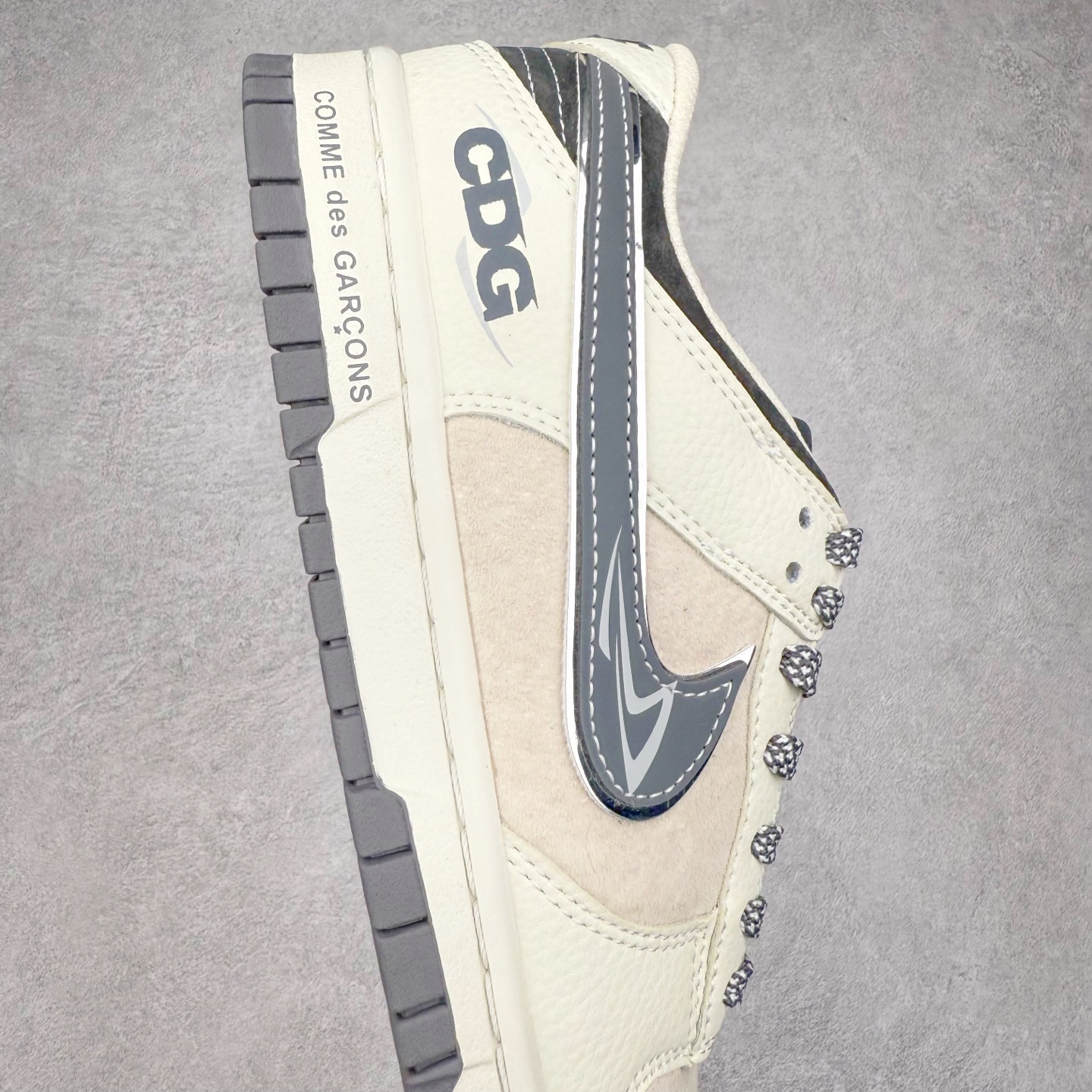 图片[6]-NK Dunk Low 定制配色 DJ2024-134 大厂出品 极力推荐 原装头层材料 独家版型蒸餾加工帶來的是更好的视觉和脚感体验大厂纯原品质出货 清洁度 电绣工艺 皮料切割干净无任何毛边 细节完美 实拍调校N版已经零色差零失真 百分百还原实物色彩所见即所得 不存在货不对板色差等低级问题 选购参考实物拍摄 不混卖不参货 只用心做好货严格选品 承诺混一赔十 尺码：36 36.5 37.5 38 38.5 39 40 40.5 41 42 42.5 43 44 44.5 45-选品中心