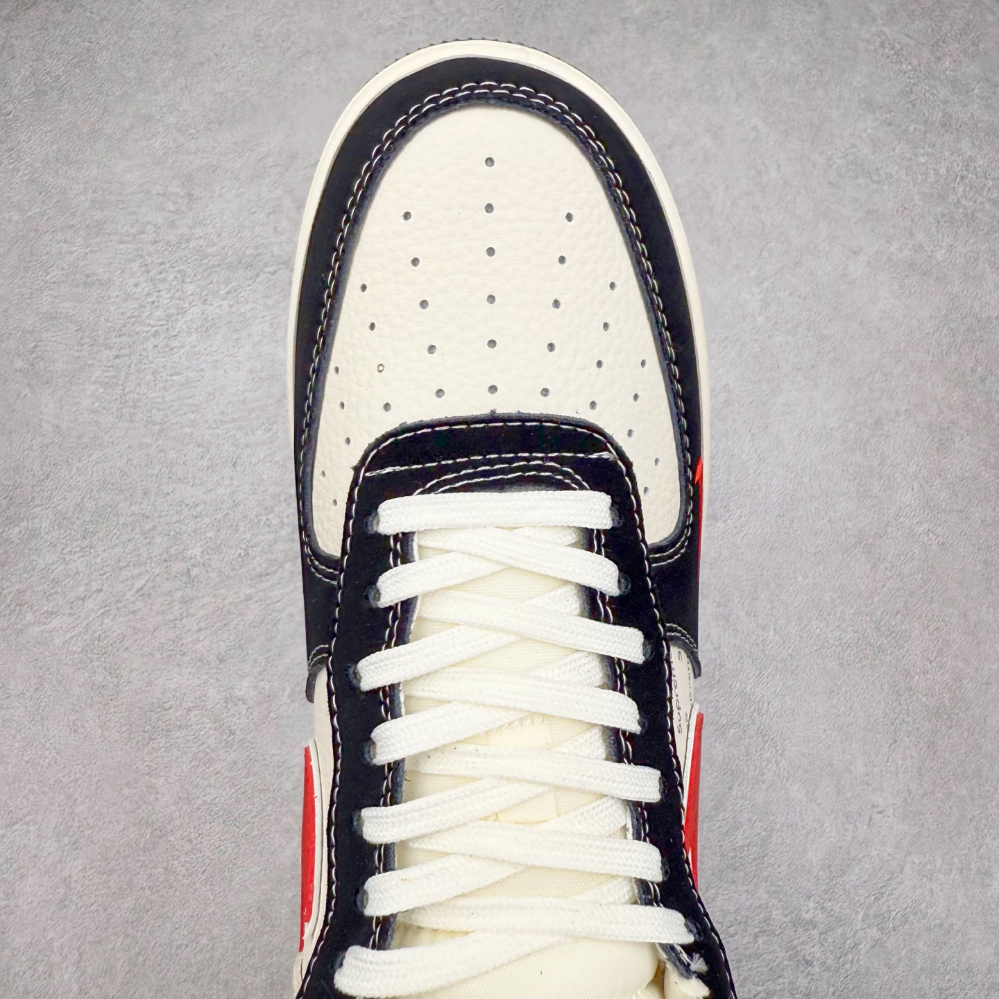 图片[4]-NK Air Force 1´07 Low 空军一号低帮百搭休闲运动板鞋 KK1688-001 柔软、弹性十足的缓震性能和出色的中底设计 横跨复古与现代的外型结合 造就出风靡全球 三十多年的Force 1 直到今天还深受青睐 实拍调校N版已经零色差零失真 百分百还原实物色彩所见即所得 不存在货不对板色差等低级问题 选购参考实物拍摄 不混卖不参货 只用心做好货严格选品 承诺混一赔十 尺码：36 36.5 37.5 38 38.5 39 40 40.5 41 42 42.5 43 44 44.5 45-选品中心