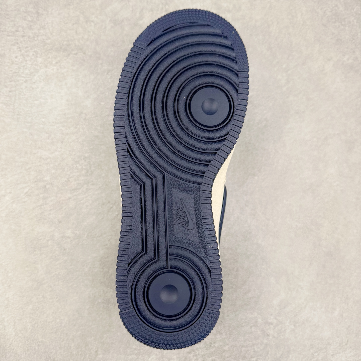 图片[9]-NK Air Force 1´07 Low 空军一号低帮百搭休闲运动板鞋 XS3464-575 柔软、弹性十足的缓震性能和出色的中底设计 横跨复古与现代的外型结合 造就出风靡全球 三十多年的Force 1 直到今天还深受青睐 实拍调校N版已经零色差零失真 百分百还原实物色彩所见即所得 不存在货不对板色差等低级问题 选购参考实物拍摄 不混卖不参货 只用心做好货严格选品 承诺混一赔十 尺码：36 36.5 37.5 38 38.5 39 40 40.5 41 42 42.5 43 44 44.5 45-选品中心