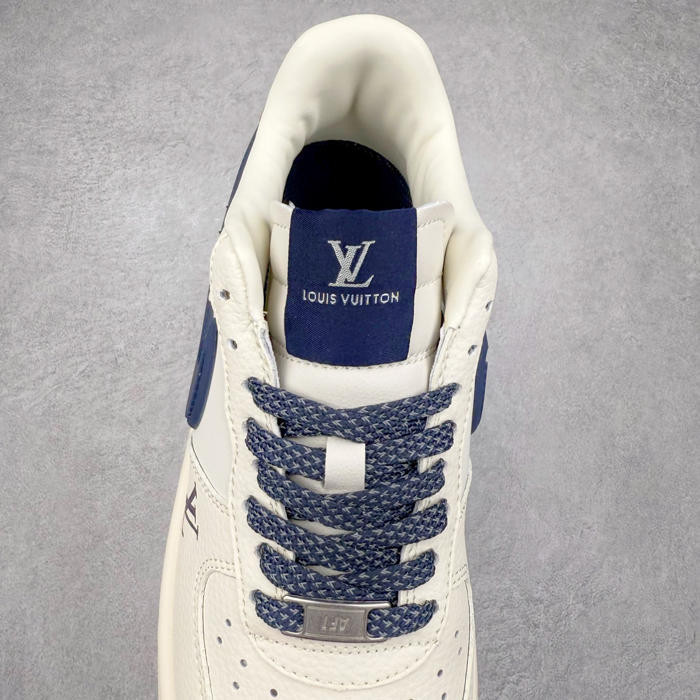 图片[5]-NK Air Force 1´07 Low 空军一号低帮百搭休闲运动板鞋 XS3464-575 柔软、弹性十足的缓震性能和出色的中底设计 横跨复古与现代的外型结合 造就出风靡全球 三十多年的Force 1 直到今天还深受青睐 实拍调校N版已经零色差零失真 百分百还原实物色彩所见即所得 不存在货不对板色差等低级问题 选购参考实物拍摄 不混卖不参货 只用心做好货严格选品 承诺混一赔十 尺码：36 36.5 37.5 38 38.5 39 40 40.5 41 42 42.5 43 44 44.5 45-选品中心