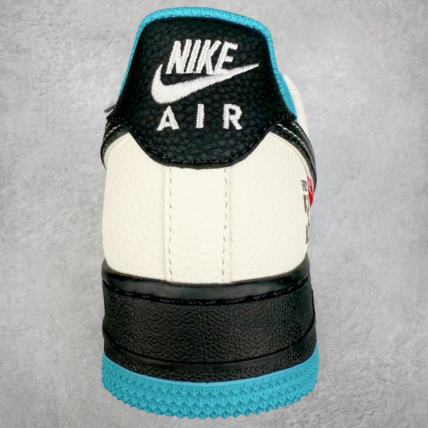 图片[8]-NK Air Force 1´07 Low 空军一号低帮百搭休闲运动板鞋 QW5836-003 柔软、弹性十足的缓震性能和出色的中底设计 横跨复古与现代的外型结合 造就出风靡全球 三十多年的Force 1 直到今天还深受青睐 实拍调校N版已经零色差零失真 百分百还原实物色彩所见即所得 不存在货不对板色差等低级问题 选购参考实物拍摄 不混卖不参货 只用心做好货严格选品 承诺混一赔十 尺码：36 36.5 37.5 38 38.5 39 40 40.5 41 42 42.5 43 44 44.5 45-选品中心