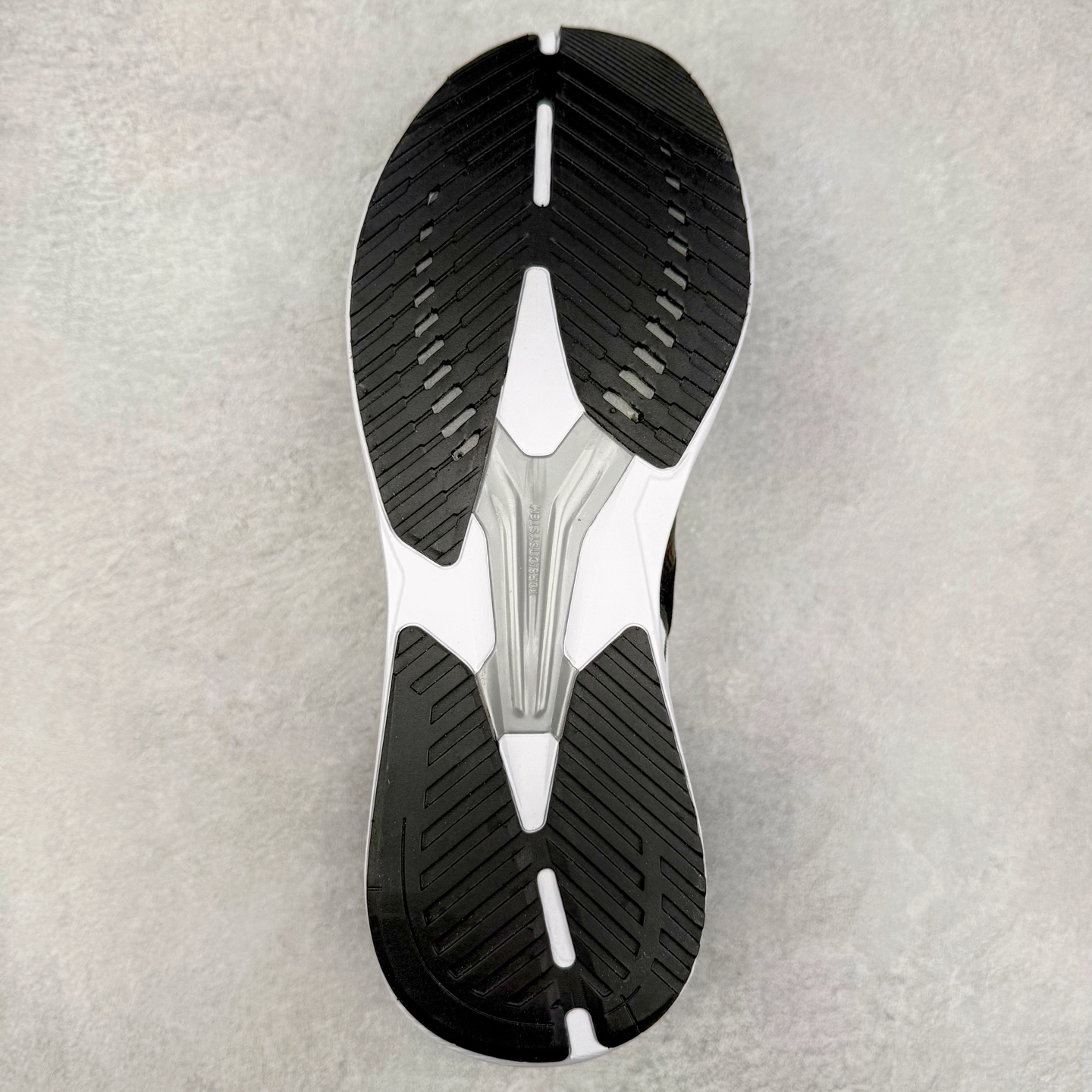 图片[9]-AD Duramo RC 4 M 轻量跑鞋公司级清风系列 复古网面透气跑步鞋 缓震透气 落地轻快高度回弹的脚感 落地稳定性出色 简约时尚的设计和配色 柔软舒适防滑耐磨 尺码：36 36.5 37.5 38 38.5 39 40 40.5 41 42 42.5 43 44 45 46-选品中心