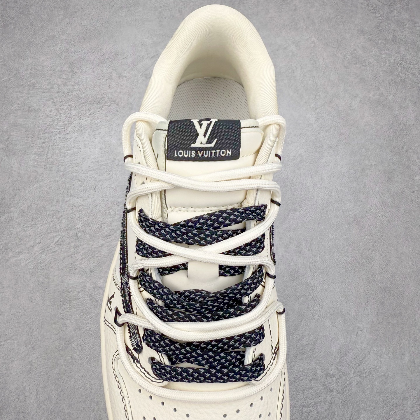 图片[5]-TS x Air Jordan AJ1 Low 倒钩低帮联名定制配色 DM6868-108 原厂内置气垫魔块 A模大底 头层小牛皮 鞋舌AJ原厂专用牛津布+AJ专用反口珍珠布+原厂无杂质高弹内里海棉+特殊封边弹力鞋带 实拍调校N版已经零色差零失真 百分百还原实物色彩所见即所得 不存在货不对板色差等低级问题 选购参考实物拍摄 不混卖不参货 只用心做好货严格选品 承诺混一赔十 尺码：36 36.5 37.5 38 38.5 39 40 40.5 41 42 42.5 43 44 44.5 45-选品中心