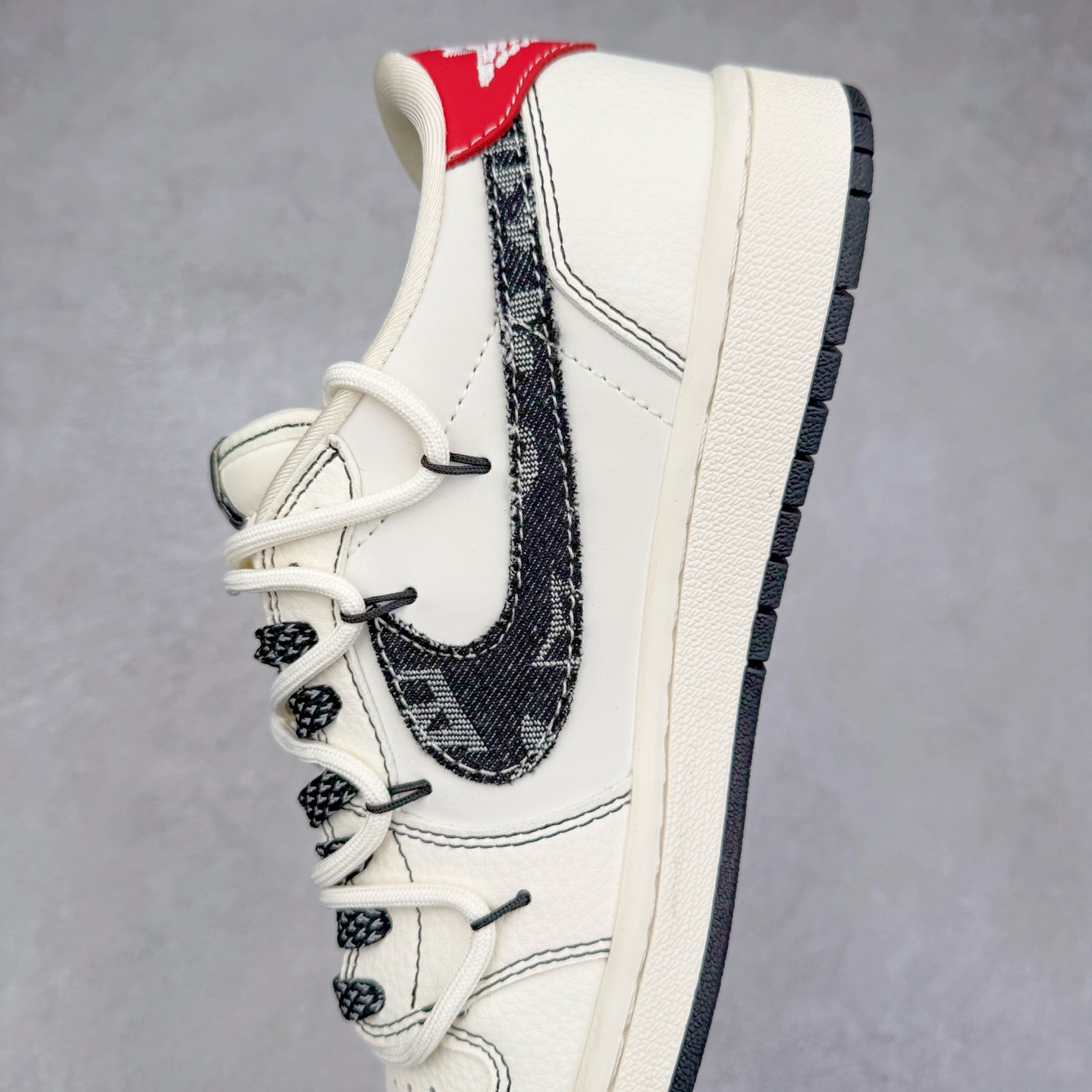 图片[7]-TS x Air Jordan AJ1 Low 倒钩低帮联名定制配色 DM6868-108 原厂内置气垫魔块 A模大底 头层小牛皮 鞋舌AJ原厂专用牛津布+AJ专用反口珍珠布+原厂无杂质高弹内里海棉+特殊封边弹力鞋带 实拍调校N版已经零色差零失真 百分百还原实物色彩所见即所得 不存在货不对板色差等低级问题 选购参考实物拍摄 不混卖不参货 只用心做好货严格选品 承诺混一赔十 尺码：36 36.5 37.5 38 38.5 39 40 40.5 41 42 42.5 43 44 44.5 45-选品中心