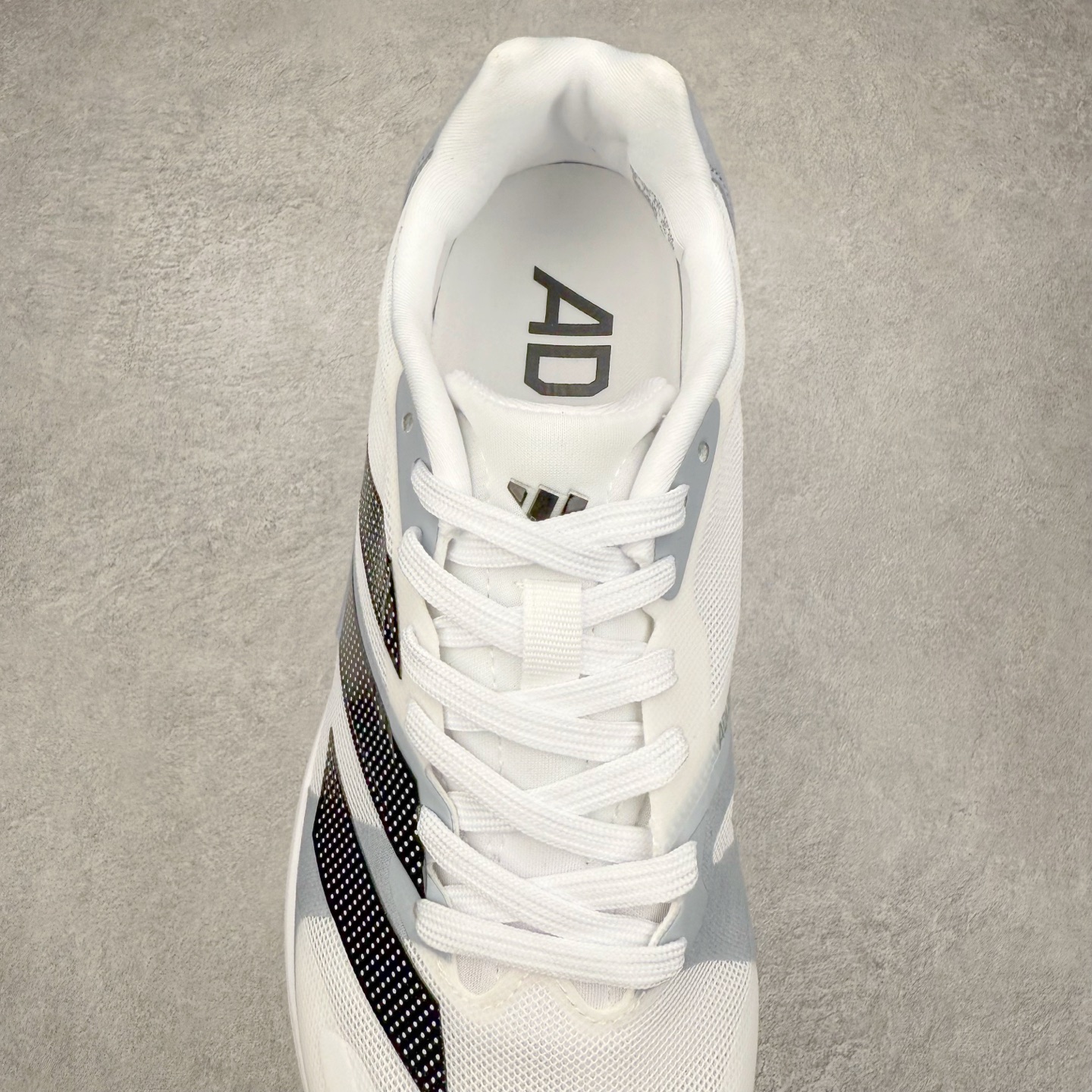 图片[5]-AD Duramo RC 4 M 轻量跑鞋公司级清风系列 复古网面透气跑步鞋 缓震透气 落地轻快高度回弹的脚感 落地稳定性出色 简约时尚的设计和配色 柔软舒适防滑耐磨 尺码：36 36.5 37.5 38 38.5 39 40 40.5 41 42 42.5 43 44 45 46-选品中心