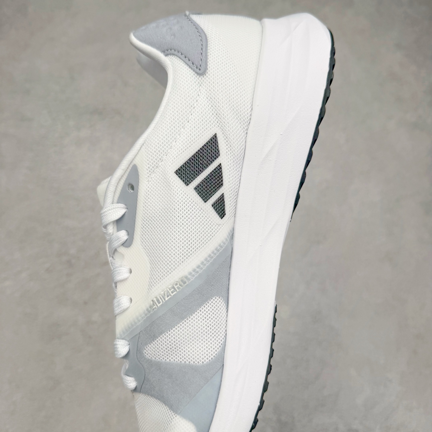 图片[7]-AD Duramo RC 4 M 轻量跑鞋公司级清风系列 复古网面透气跑步鞋 缓震透气 落地轻快高度回弹的脚感 落地稳定性出色 简约时尚的设计和配色 柔软舒适防滑耐磨 尺码：36 36.5 37.5 38 38.5 39 40 40.5 41 42 42.5 43 44 45 46-选品中心