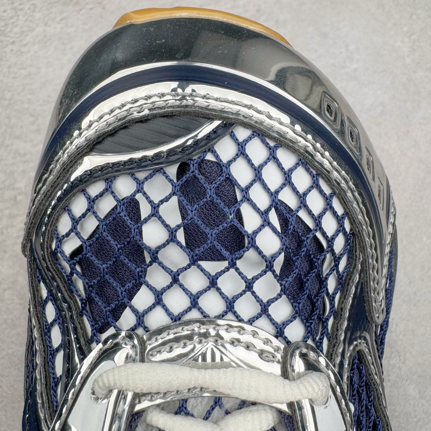 图片[15]-＃纯原 BOTTEGA VENETA Orbit Runner BV葆蝶家时尚休闲王一博同款老爹鞋运动鞋 原版开发 一比一打造 相似度百分之99以上 市场一梯队级别品质 区别市场任何标文顶级品质版本 采用轻质科技网布面料 搭配几何图案设计橡胶外底 王炸系列 高版本 认准套包工艺 实际增高很多哦 还是一样显腿细非常nice 耐玩耐造 对标对版 套包鞋工艺 认准高版本 大底选用拼色TPU大底 配置原版包装 尺码：35 36 37 38 39 40 41 42 43 44 45-选品中心