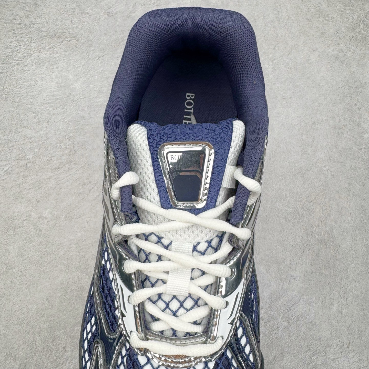 图片[5]-＃纯原 BOTTEGA VENETA Orbit Runner BV葆蝶家时尚休闲王一博同款老爹鞋运动鞋 原版开发 一比一打造 相似度百分之99以上 市场一梯队级别品质 区别市场任何标文顶级品质版本 采用轻质科技网布面料 搭配几何图案设计橡胶外底 王炸系列 高版本 认准套包工艺 实际增高很多哦 还是一样显腿细非常nice 耐玩耐造 对标对版 套包鞋工艺 认准高版本 大底选用拼色TPU大底 配置原版包装 尺码：35 36 37 38 39 40 41 42 43 44 45-选品中心