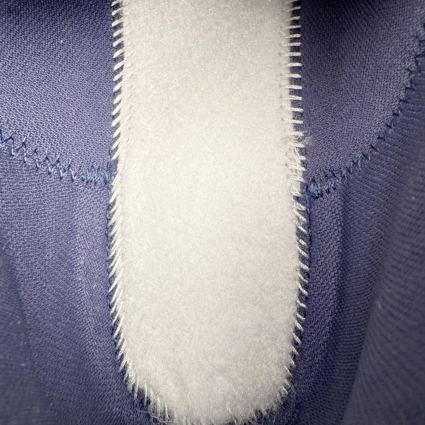 图片[11]-＃纯原 BOTTEGA VENETA Orbit Runner BV葆蝶家时尚休闲王一博同款老爹鞋运动鞋 原版开发 一比一打造 相似度百分之99以上 市场一梯队级别品质 区别市场任何标文顶级品质版本 采用轻质科技网布面料 搭配几何图案设计橡胶外底 王炸系列 高版本 认准套包工艺 实际增高很多哦 还是一样显腿细非常nice 耐玩耐造 对标对版 套包鞋工艺 认准高版本 大底选用拼色TPU大底 配置原版包装 尺码：35 36 37 38 39 40 41 42 43 44 45-选品中心