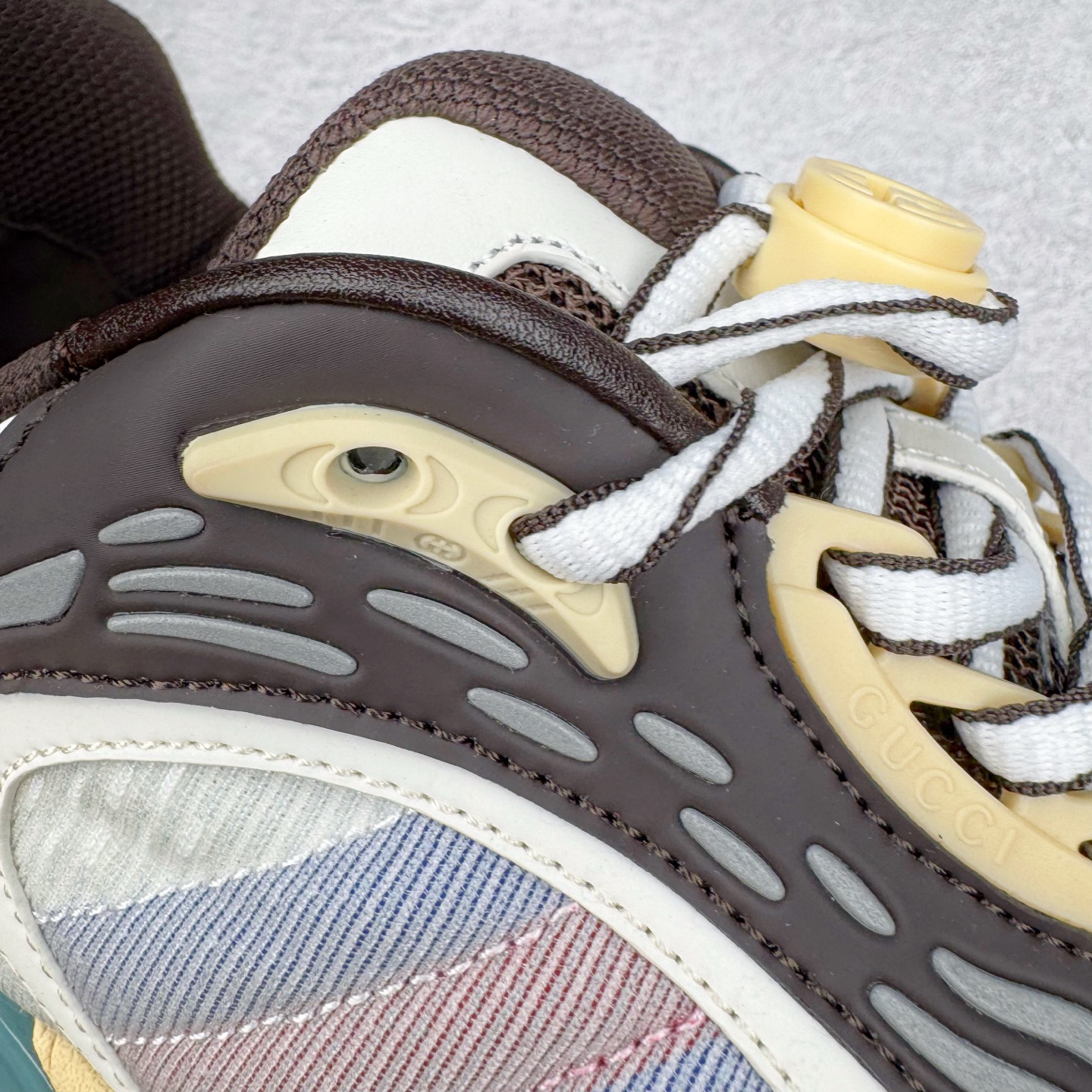 图片[17]-＃纯原 GUCCI 古驰皮革圆头抽绳低帮生活休闲鞋 Gucci（古驰）是源于意大利的时装奢饰品牌，是全球奢侈品品牌之一。由古驰奥•古驰在1921年于意大利佛罗伦萨创办。古驰的严品包括时装、皮具、皮鞋、手表、领带、丝巾、香水、家居用品及宠物用品等，借由其独特的创意和革新，以及精湛的意大利工艺闻名于世。GUCCl品牌时装一向以高档、豪华、性感而闻名于世，以“身份与财富之象征”品牌形象成为富有上流社会的消费宠儿。古驰—-永恒而经典并深受明星们的青睐，品牌灵感源自演员，公主和名媛等杰出女性。实拍调校N版已经零色差零失真 百分百还原实物色彩所见即所得 不存在货不对板色差等低级问题 选购参考实物拍摄 不混卖不参货 只用心做好货严格选品 承诺混一赔十 尺码：36 37 38 39 40 41 42 43 44 45-选品中心