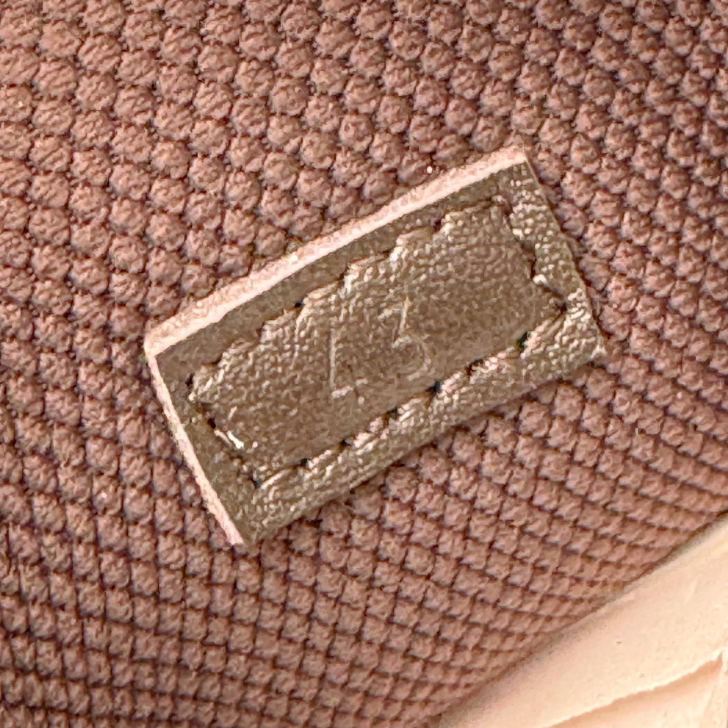 图片[12]-＃纯原 GUCCI 古驰皮革圆头抽绳低帮生活休闲鞋 Gucci（古驰）是源于意大利的时装奢饰品牌，是全球奢侈品品牌之一。由古驰奥•古驰在1921年于意大利佛罗伦萨创办。古驰的严品包括时装、皮具、皮鞋、手表、领带、丝巾、香水、家居用品及宠物用品等，借由其独特的创意和革新，以及精湛的意大利工艺闻名于世。GUCCl品牌时装一向以高档、豪华、性感而闻名于世，以“身份与财富之象征”品牌形象成为富有上流社会的消费宠儿。古驰—-永恒而经典并深受明星们的青睐，品牌灵感源自演员，公主和名媛等杰出女性。实拍调校N版已经零色差零失真 百分百还原实物色彩所见即所得 不存在货不对板色差等低级问题 选购参考实物拍摄 不混卖不参货 只用心做好货严格选品 承诺混一赔十 尺码：36 37 38 39 40 41 42 43 44 45-选品中心