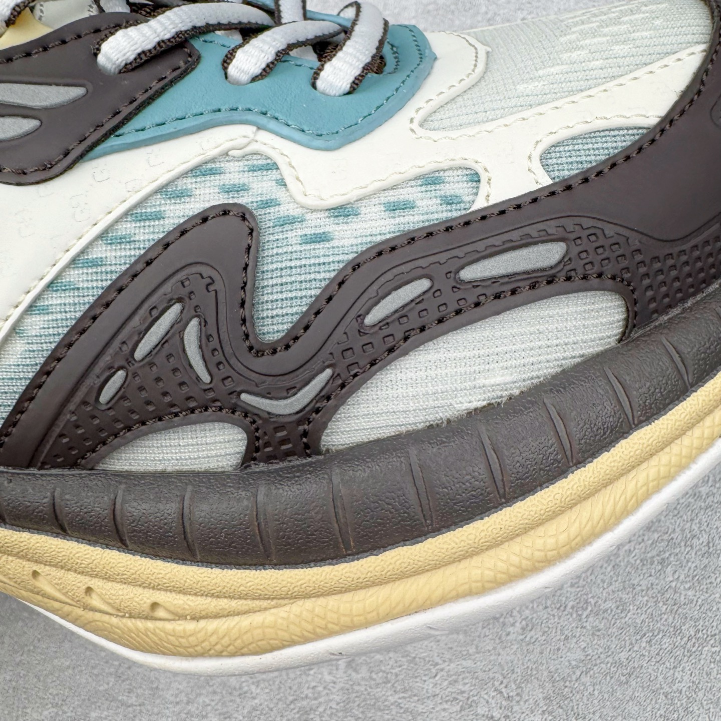 图片[20]-＃纯原 GUCCI 古驰皮革圆头抽绳低帮生活休闲鞋 Gucci（古驰）是源于意大利的时装奢饰品牌，是全球奢侈品品牌之一。由古驰奥•古驰在1921年于意大利佛罗伦萨创办。古驰的严品包括时装、皮具、皮鞋、手表、领带、丝巾、香水、家居用品及宠物用品等，借由其独特的创意和革新，以及精湛的意大利工艺闻名于世。GUCCl品牌时装一向以高档、豪华、性感而闻名于世，以“身份与财富之象征”品牌形象成为富有上流社会的消费宠儿。古驰—-永恒而经典并深受明星们的青睐，品牌灵感源自演员，公主和名媛等杰出女性。实拍调校N版已经零色差零失真 百分百还原实物色彩所见即所得 不存在货不对板色差等低级问题 选购参考实物拍摄 不混卖不参货 只用心做好货严格选品 承诺混一赔十 尺码：36 37 38 39 40 41 42 43 44 45-选品中心