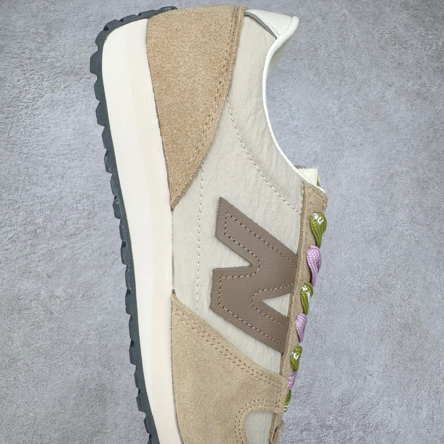 图片[6]-＃M纯原 New Balance U471AI NB新百伦织物牛剖层革春夏薄底鞋防滑耐磨平衡轻便低帮生活休闲鞋 原档数据独立私模大底 唯一正确三层组合大底 特高弹切片加持 百分百还原原鞋脚感 NB市场最强产物 防伪原标全套原楦原纸板原厂数据开发 全鞋电脑针车加持 原厂网布 原装进口头层翻毛皮料正确绒感卡色 正确中底拉帮中底网布细节 匠心打造 耗时两个月开发完成 工艺极其复杂难度可想而知 高端零售专供产物 尺码：36 37 37.5 38 38.5 39.5 40 40.5 41.5 42 42.5 43 44 44.5 45 45.5 46.5 47-选品中心