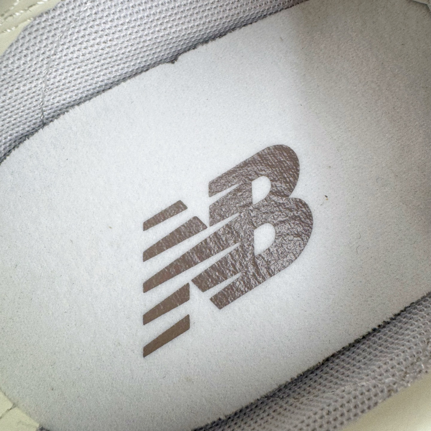 图片[12]-＃M纯原 New Balance U471AI NB新百伦织物牛剖层革春夏薄底鞋防滑耐磨平衡轻便低帮生活休闲鞋 原档数据独立私模大底 唯一正确三层组合大底 特高弹切片加持 百分百还原原鞋脚感 NB市场最强产物 防伪原标全套原楦原纸板原厂数据开发 全鞋电脑针车加持 原厂网布 原装进口头层翻毛皮料正确绒感卡色 正确中底拉帮中底网布细节 匠心打造 耗时两个月开发完成 工艺极其复杂难度可想而知 高端零售专供产物 尺码：36 37 37.5 38 38.5 39.5 40 40.5 41.5 42 42.5 43 44 44.5 45 45.5 46.5 47-选品中心