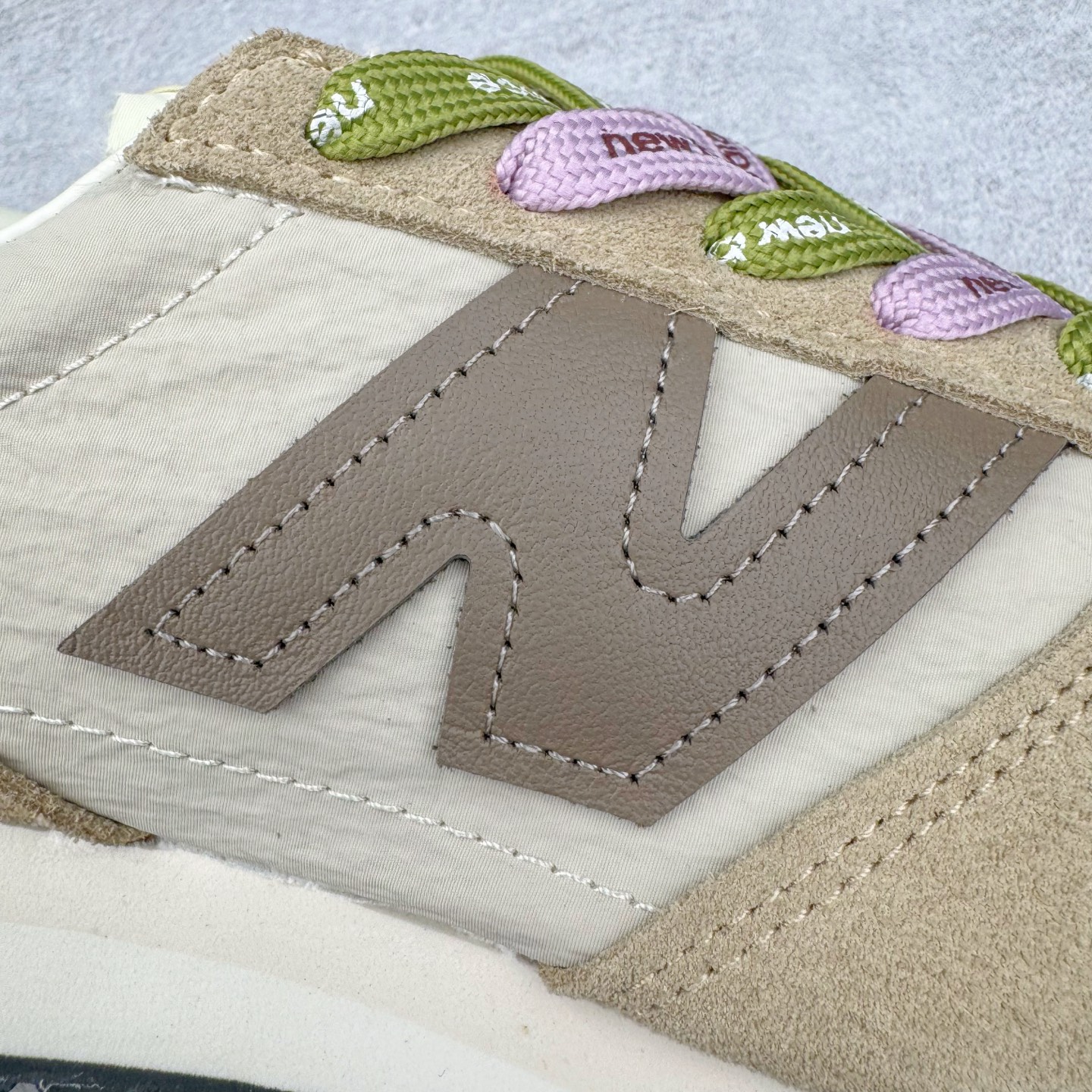 图片[18]-＃M纯原 New Balance U471AI NB新百伦织物牛剖层革春夏薄底鞋防滑耐磨平衡轻便低帮生活休闲鞋 原档数据独立私模大底 唯一正确三层组合大底 特高弹切片加持 百分百还原原鞋脚感 NB市场最强产物 防伪原标全套原楦原纸板原厂数据开发 全鞋电脑针车加持 原厂网布 原装进口头层翻毛皮料正确绒感卡色 正确中底拉帮中底网布细节 匠心打造 耗时两个月开发完成 工艺极其复杂难度可想而知 高端零售专供产物 尺码：36 37 37.5 38 38.5 39.5 40 40.5 41.5 42 42.5 43 44 44.5 45 45.5 46.5 47-选品中心