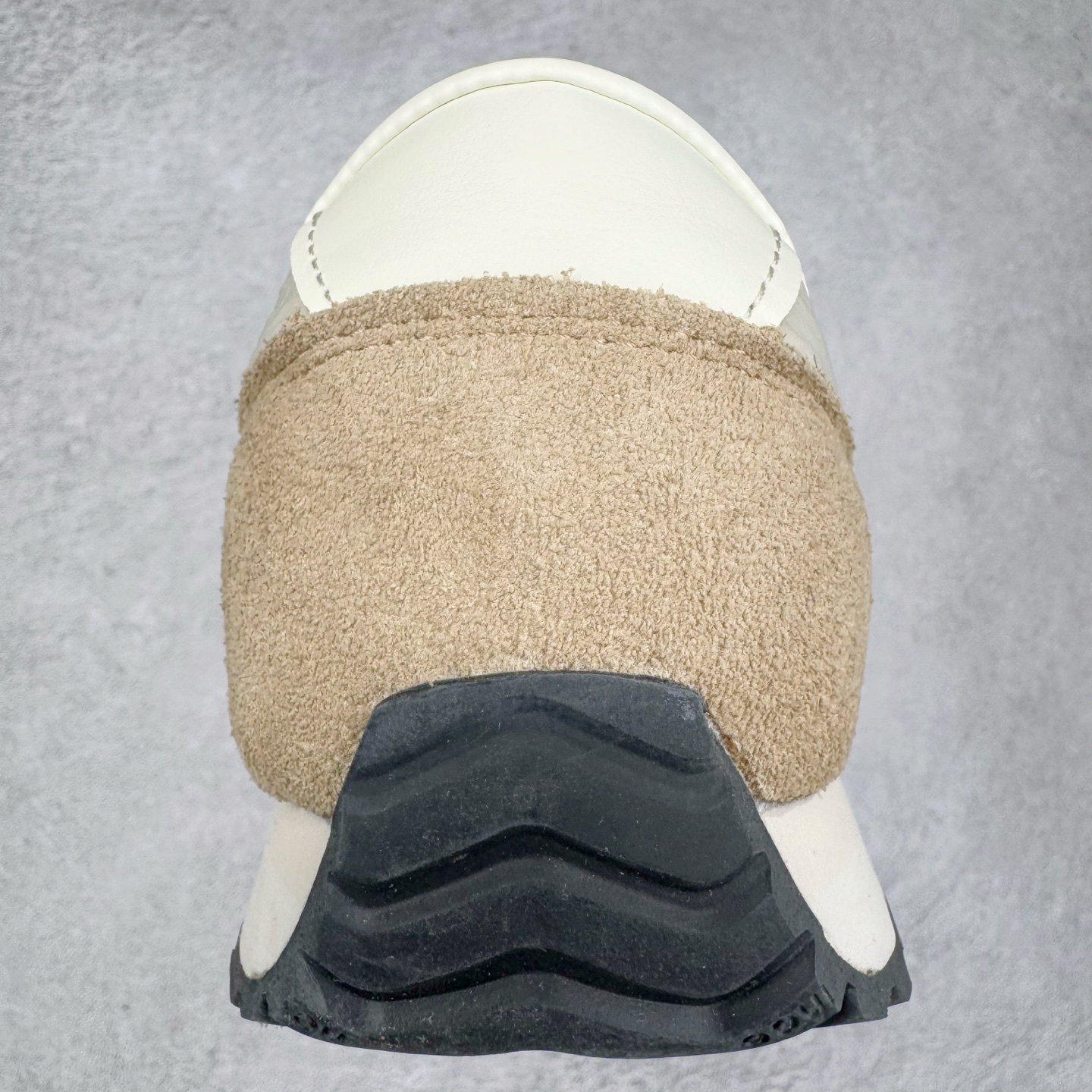 图片[8]-＃M纯原 New Balance U471AI NB新百伦织物牛剖层革春夏薄底鞋防滑耐磨平衡轻便低帮生活休闲鞋 原档数据独立私模大底 唯一正确三层组合大底 特高弹切片加持 百分百还原原鞋脚感 NB市场最强产物 防伪原标全套原楦原纸板原厂数据开发 全鞋电脑针车加持 原厂网布 原装进口头层翻毛皮料正确绒感卡色 正确中底拉帮中底网布细节 匠心打造 耗时两个月开发完成 工艺极其复杂难度可想而知 高端零售专供产物 尺码：36 37 37.5 38 38.5 39.5 40 40.5 41.5 42 42.5 43 44 44.5 45 45.5 46.5 47-选品中心