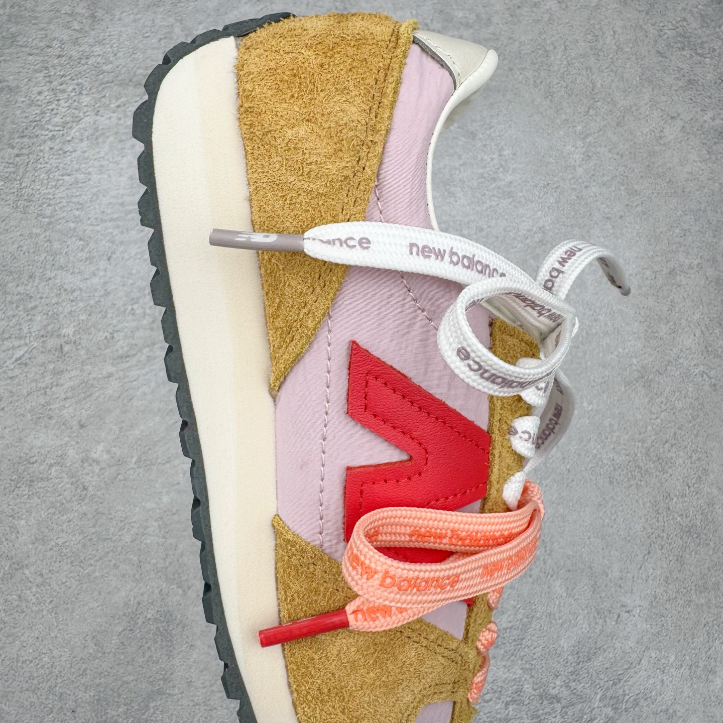 图片[6]-＃M纯原 New Balance U471AC NB新百伦织物牛剖层革春夏薄底鞋防滑耐磨平衡轻便低帮生活休闲鞋 原档数据独立私模大底 唯一正确三层组合大底 特高弹切片加持 百分百还原原鞋脚感 NB市场最强产物 防伪原标全套原楦原纸板原厂数据开发 全鞋电脑针车加持 原厂网布 原装进口头层翻毛皮料正确绒感卡色 正确中底拉帮中底网布细节 匠心打造 耗时两个月开发完成 工艺极其复杂难度可想而知 高端零售专供产物 尺码：36 37 37.5 38 38.5 39.5 40 40.5 41.5 42 42.5 43 44 44.5 45 45.5 46.5 47-选品中心