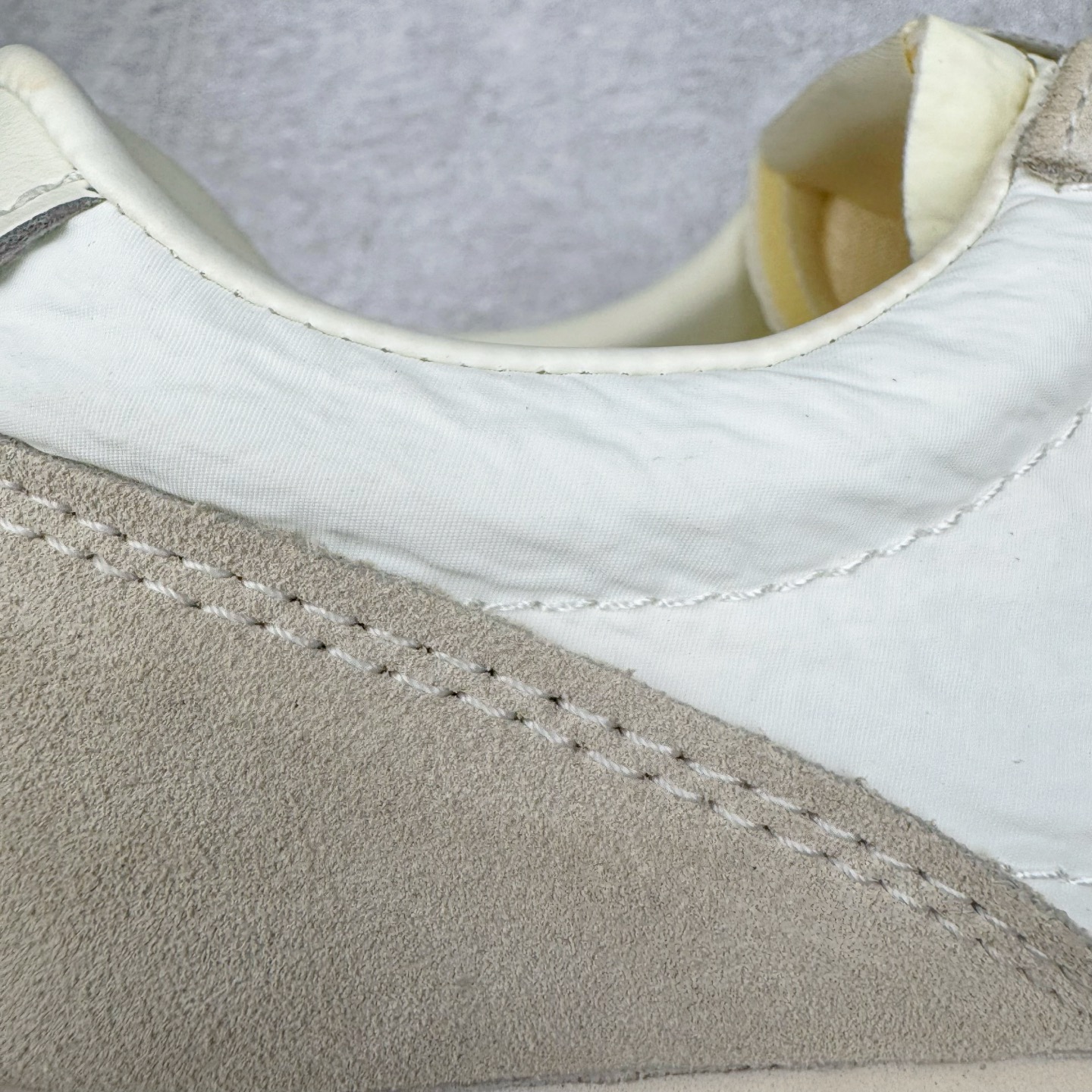 图片[17]-＃M纯原 New Balance U471AJ NB新百伦织物牛剖层革春夏薄底鞋防滑耐磨平衡轻便低帮生活休闲鞋 原档数据独立私模大底 唯一正确三层组合大底 特高弹切片加持 百分百还原原鞋脚感 NB市场最强产物 防伪原标全套原楦原纸板原厂数据开发 全鞋电脑针车加持 原厂网布 原装进口头层翻毛皮料正确绒感卡色 正确中底拉帮中底网布细节 匠心打造 耗时两个月开发完成 工艺极其复杂难度可想而知 高端零售专供产物 尺码：36 37 37.5 38 38.5 39.5 40 40.5 41.5 42 42.5 43 44 44.5 45 45.5 46.5 47-选品中心