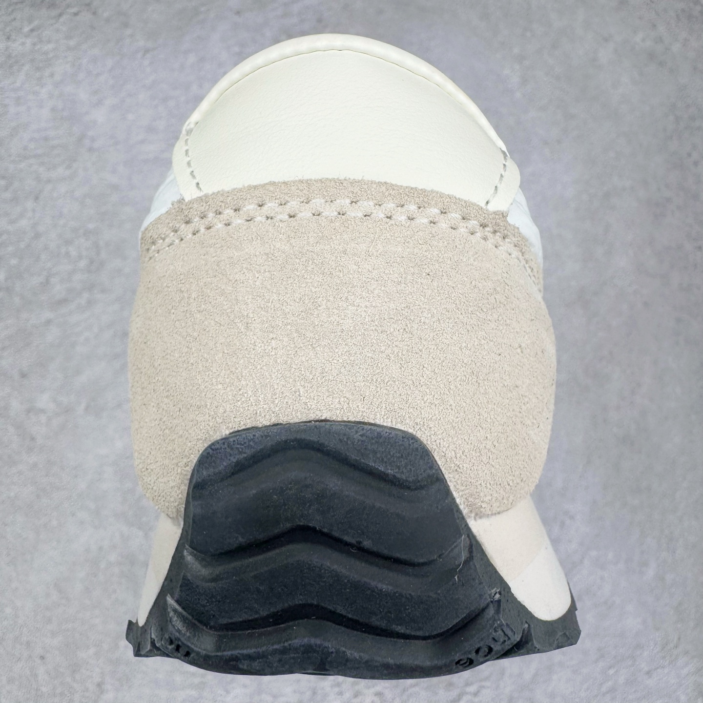 图片[8]-＃M纯原 New Balance U471AJ NB新百伦织物牛剖层革春夏薄底鞋防滑耐磨平衡轻便低帮生活休闲鞋 原档数据独立私模大底 唯一正确三层组合大底 特高弹切片加持 百分百还原原鞋脚感 NB市场最强产物 防伪原标全套原楦原纸板原厂数据开发 全鞋电脑针车加持 原厂网布 原装进口头层翻毛皮料正确绒感卡色 正确中底拉帮中底网布细节 匠心打造 耗时两个月开发完成 工艺极其复杂难度可想而知 高端零售专供产物 尺码：36 37 37.5 38 38.5 39.5 40 40.5 41.5 42 42.5 43 44 44.5 45 45.5 46.5 47-选品中心