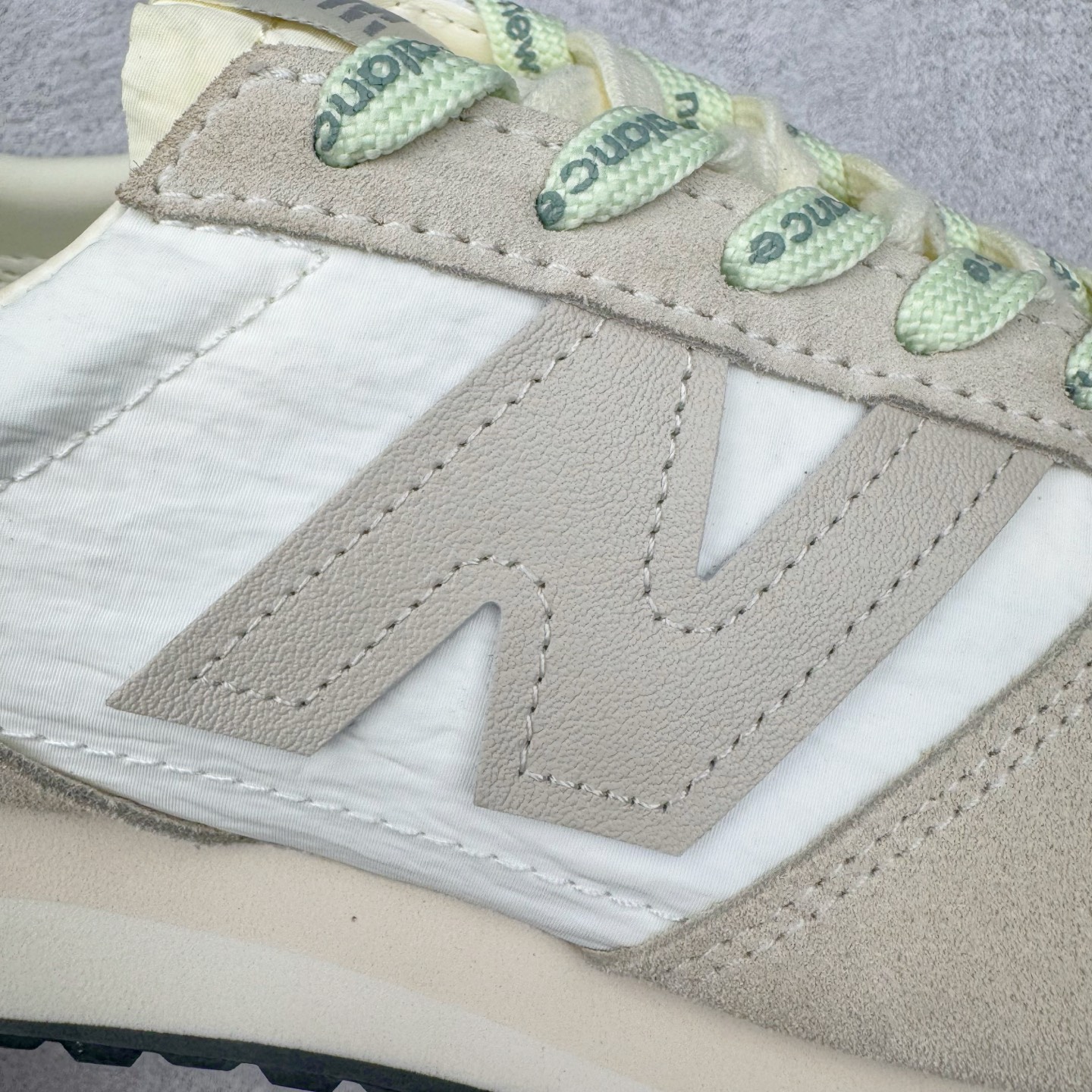 图片[18]-＃M纯原 New Balance U471AJ NB新百伦织物牛剖层革春夏薄底鞋防滑耐磨平衡轻便低帮生活休闲鞋 原档数据独立私模大底 唯一正确三层组合大底 特高弹切片加持 百分百还原原鞋脚感 NB市场最强产物 防伪原标全套原楦原纸板原厂数据开发 全鞋电脑针车加持 原厂网布 原装进口头层翻毛皮料正确绒感卡色 正确中底拉帮中底网布细节 匠心打造 耗时两个月开发完成 工艺极其复杂难度可想而知 高端零售专供产物 尺码：36 37 37.5 38 38.5 39.5 40 40.5 41.5 42 42.5 43 44 44.5 45 45.5 46.5 47-选品中心