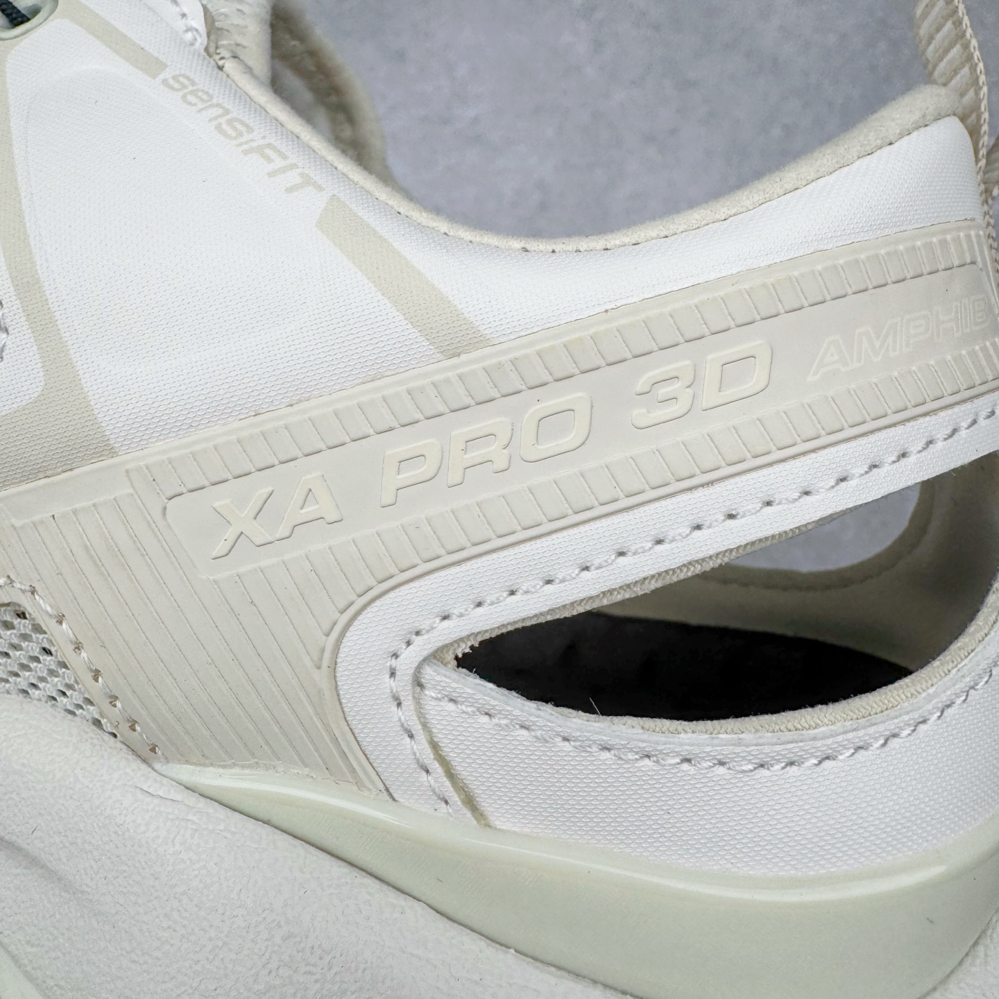 图片[13]-＃HP纯原 SALOMON XA Pro 3D AMPHIB 萨洛蒙潮流越野机能户外功能鞋 虎扑平台特供订单 耗时半年巨作 全套原纸板楦头开发 原厂特供网布配套加持 确保原汁原味 完美呈现版型 原档数据独家私模五层组合大底 男女鞋同步官方开发至46.5 原装Ortholite轻量化鞋垫 中底布带钢印编号 原厂TPU锁扣 进口港宝加持 后跟自然饱满 还原公司包裹性 鞋面采用SENSIFT贴合技术 全方位贴合包裹脚型 鞋跟部鞋底牵引设计 提供强大的抓地性能 更适应野外崎岖不平的道路 其3D ADVANCED CHASSIS底盘 材料轻量大化 钉齿设计更具稳定性 防护性 鞋底易磨损区运用CONTAGRIP高耐磨材料 应对城市硬质路面长距离跑考验 尺码：36 36.5 37.5 38 38.5 39 40 40.5 41 42 42.5 43 44 44.5 45 46 46.5-选品中心